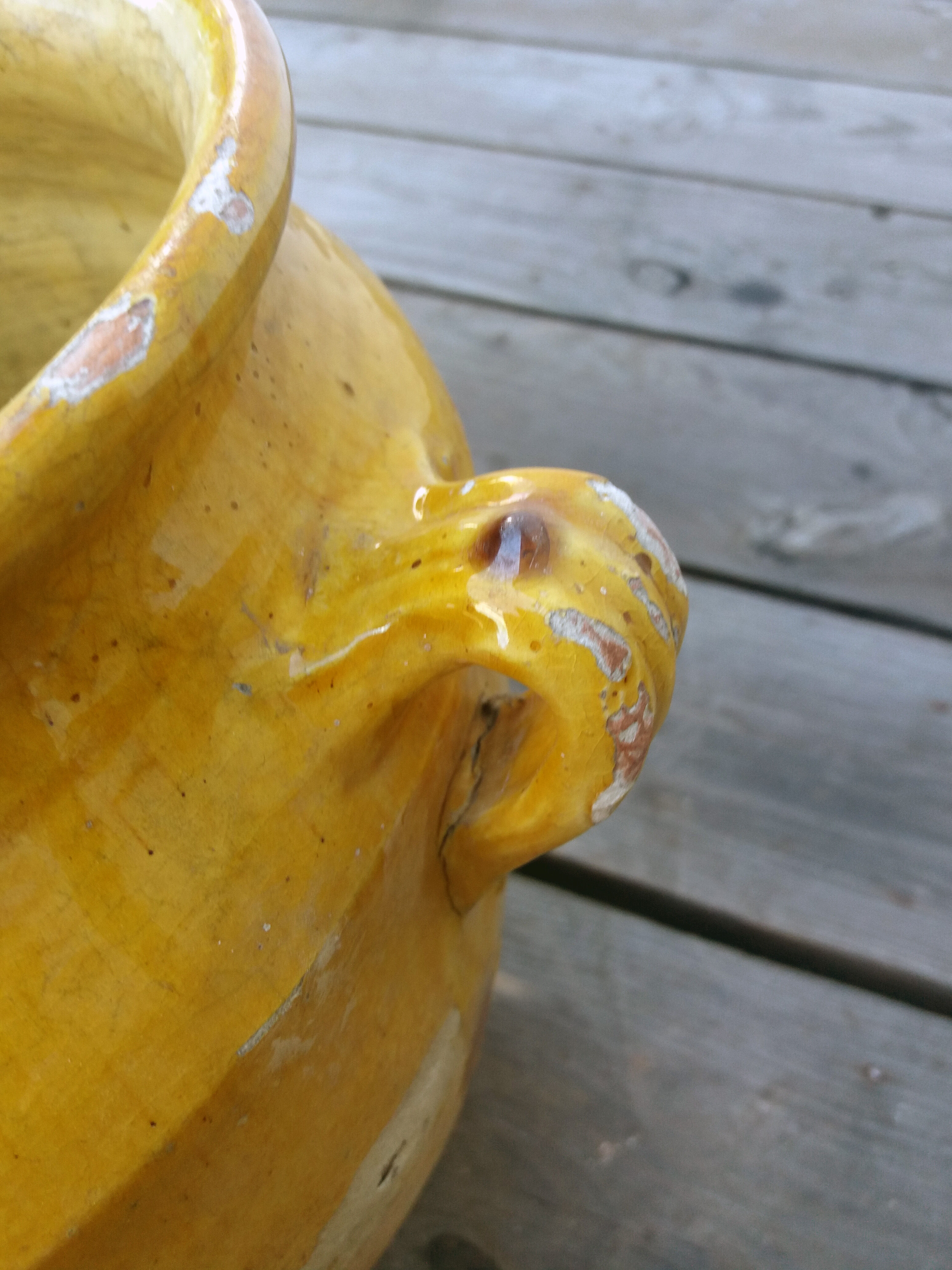 19th-century yellow varnished pot