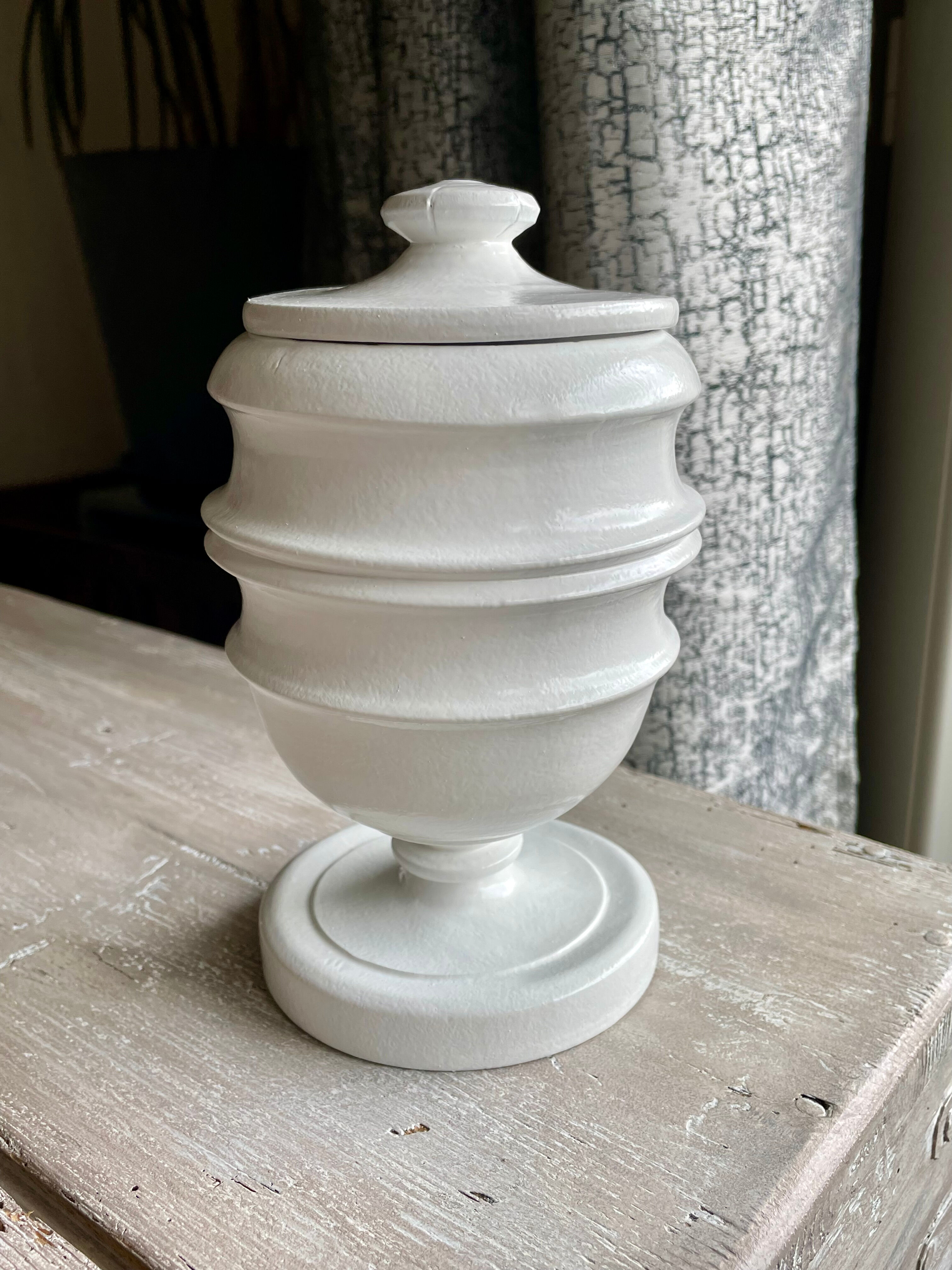 Boite en bois blanc, avec couvercle