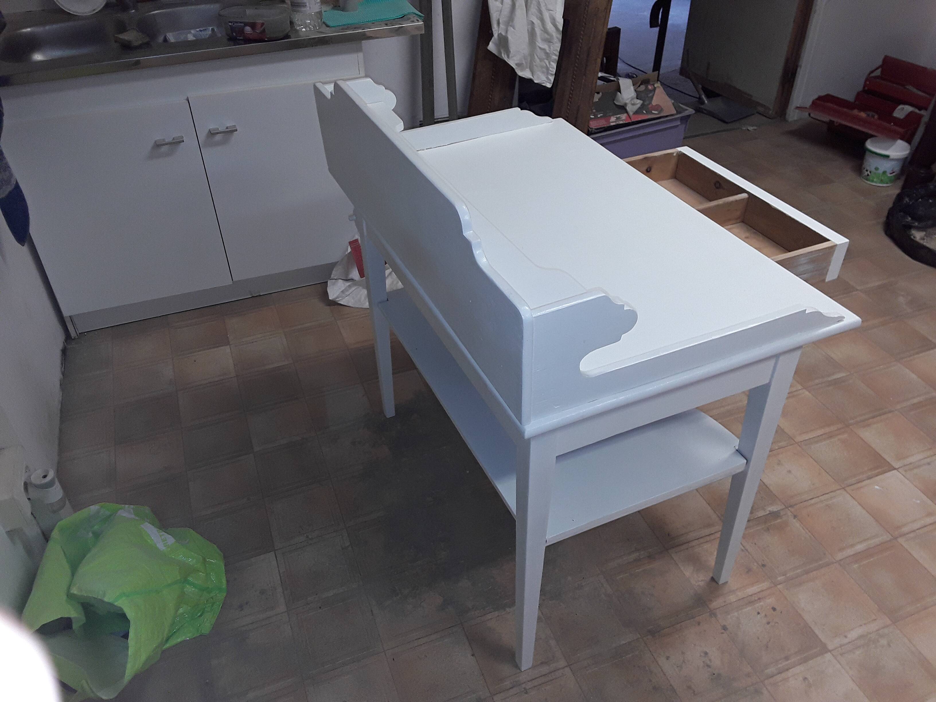 Late nineteenth century toiletry table