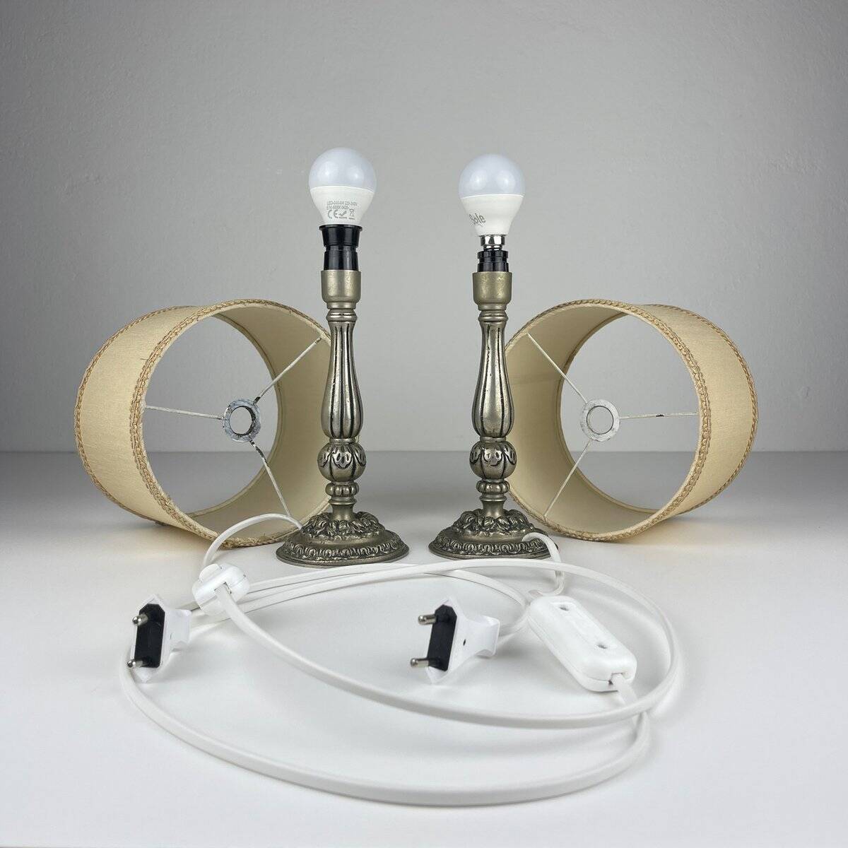 Lampe de table en métal, Italie années 1960