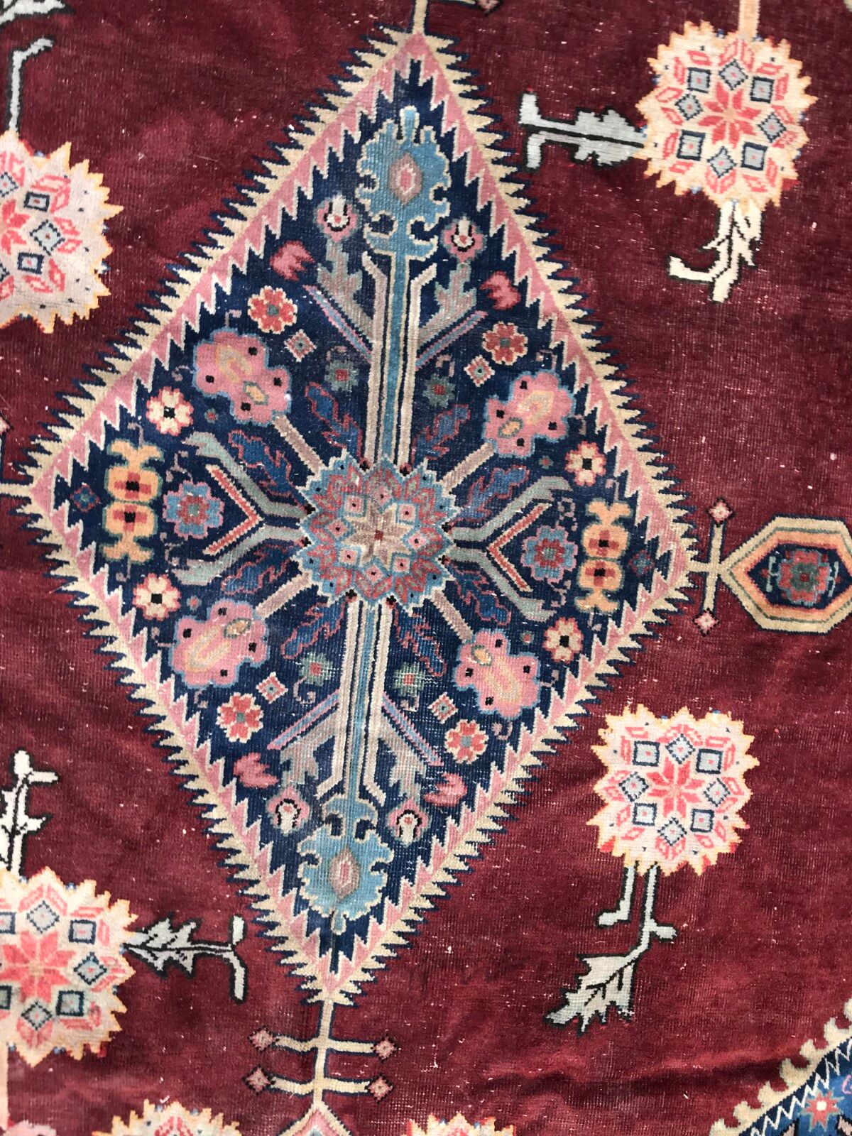 Large carpet old sinkiang done hand 268 x 360 cm