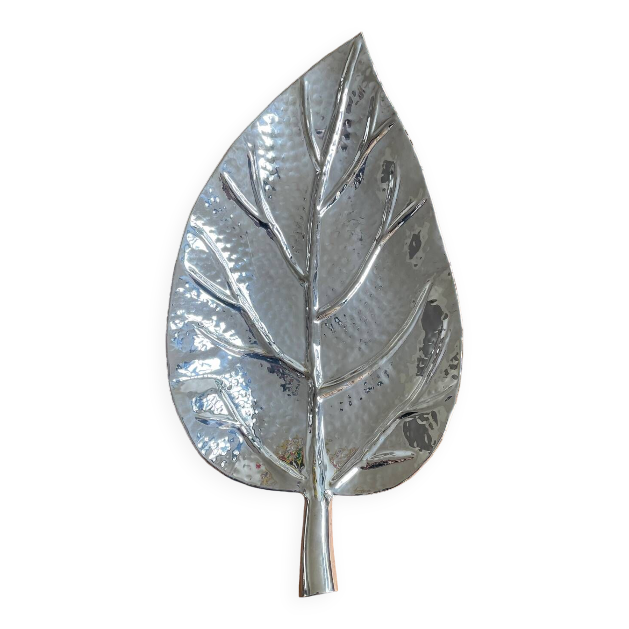 Large leaf-shaped centerpiece tray