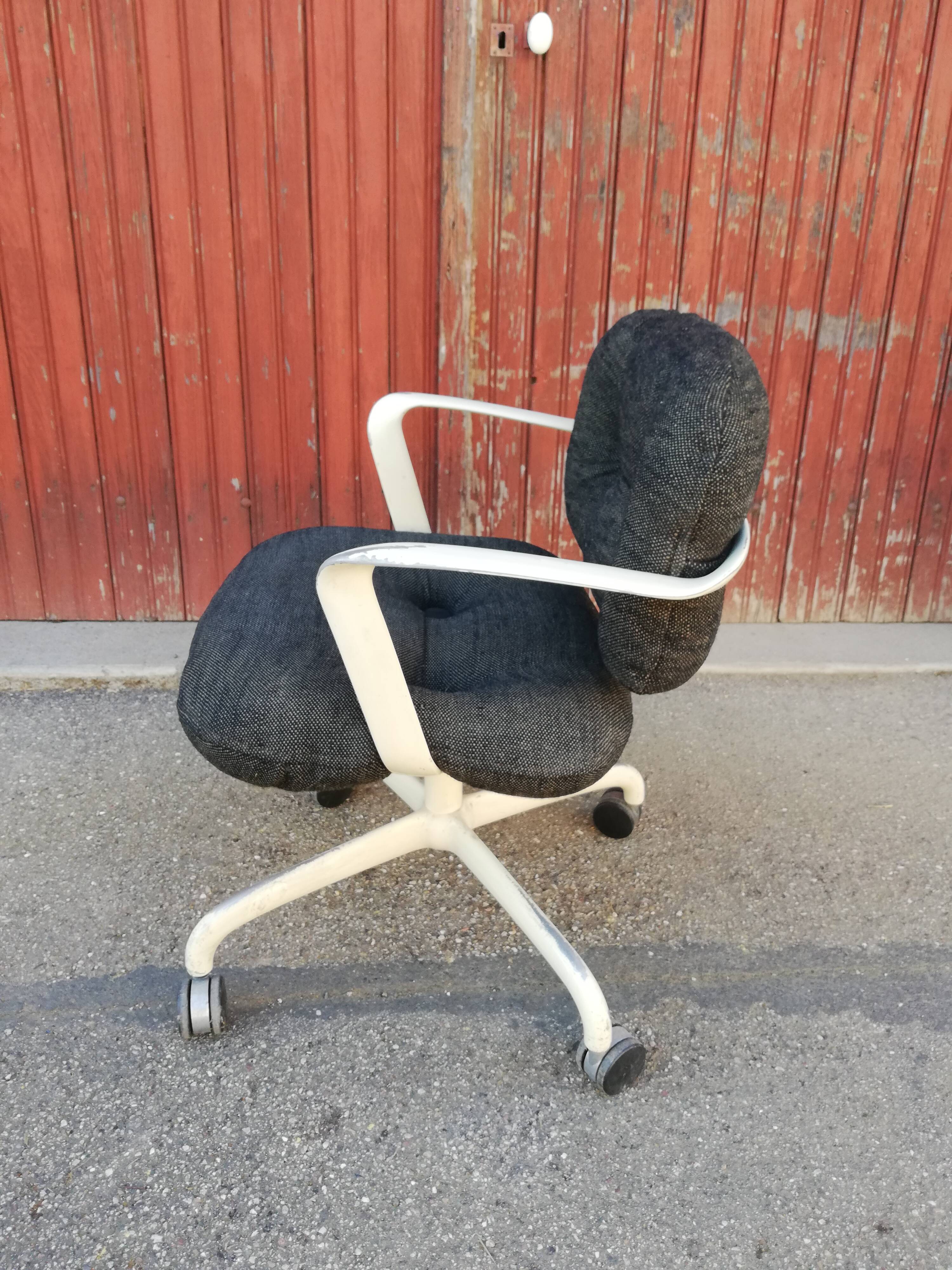 Armchair on wheels by Morrison & Hannah edition Knoll