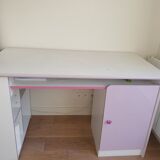 White and pink girl office