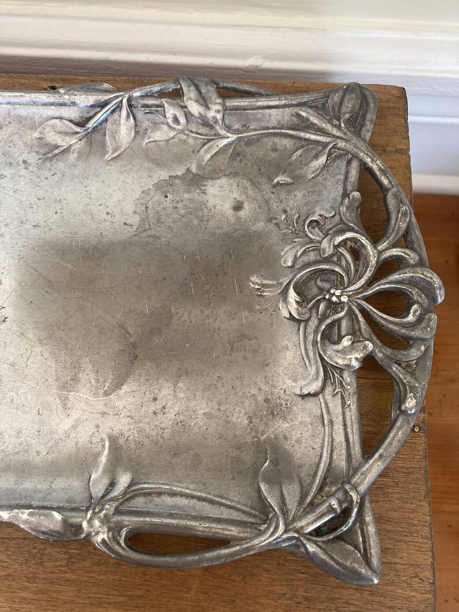 Gallia art nouveau empty pocket tray with honeysuckle motif