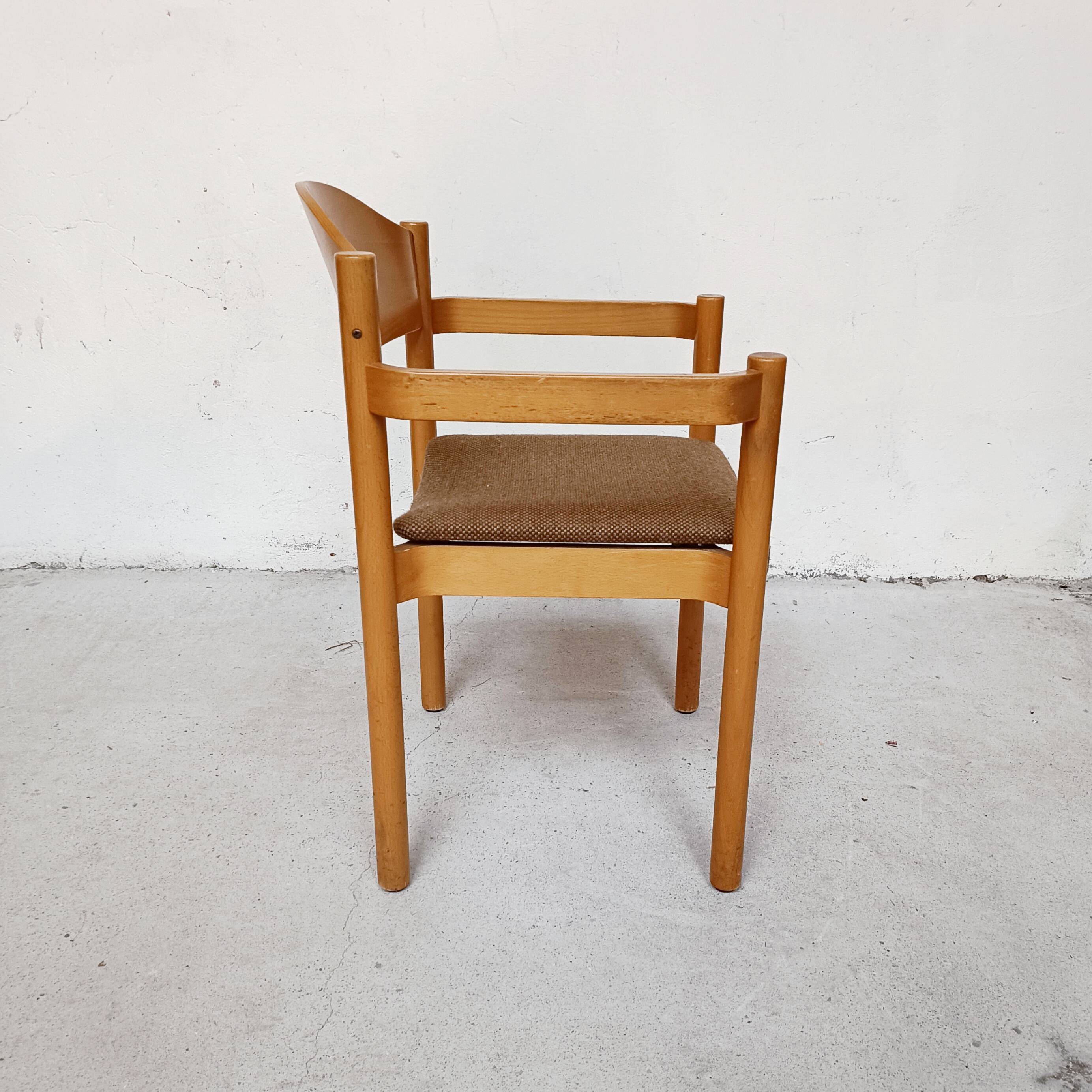 6 chaises Hiller, 1980