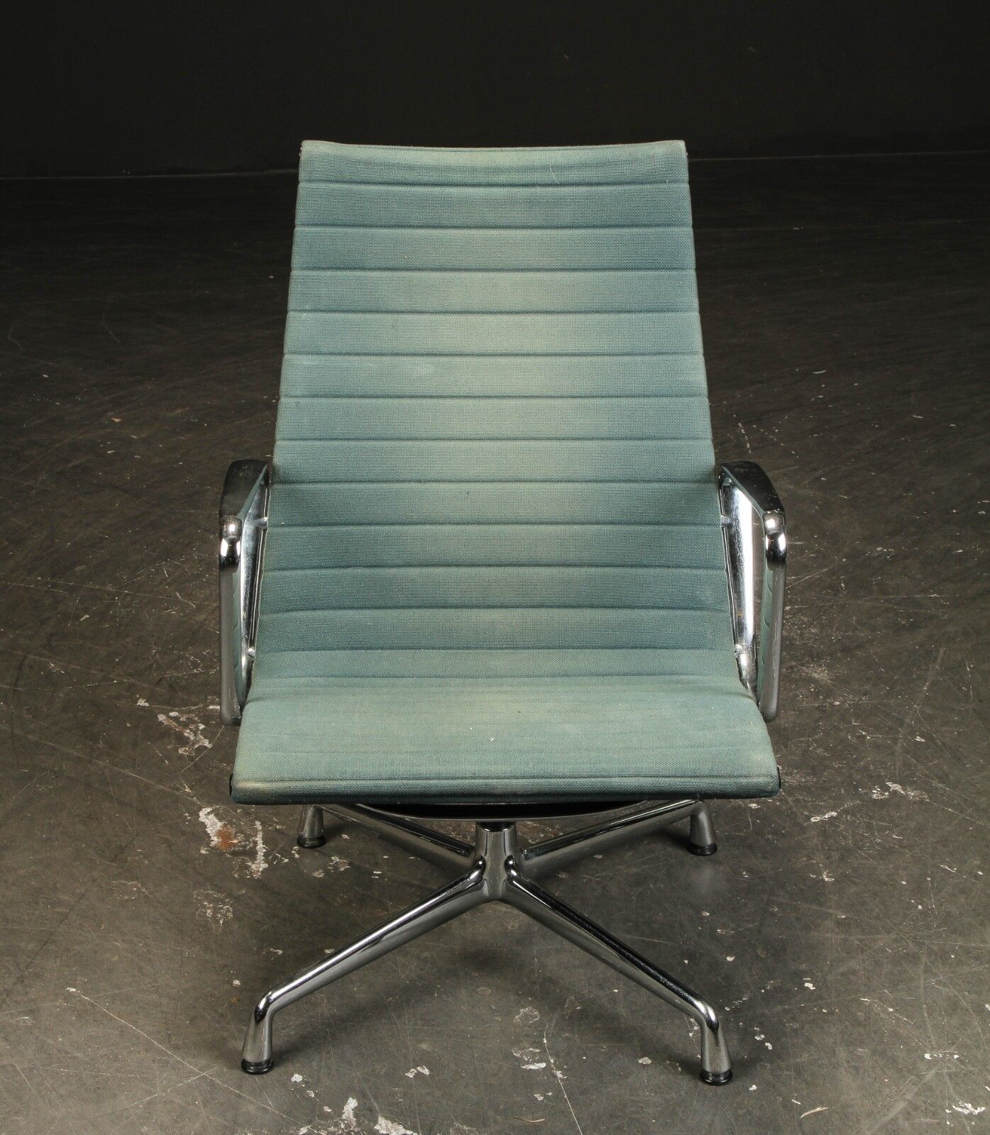 Chaise de bureau en aluminium Charles & Ray Eames