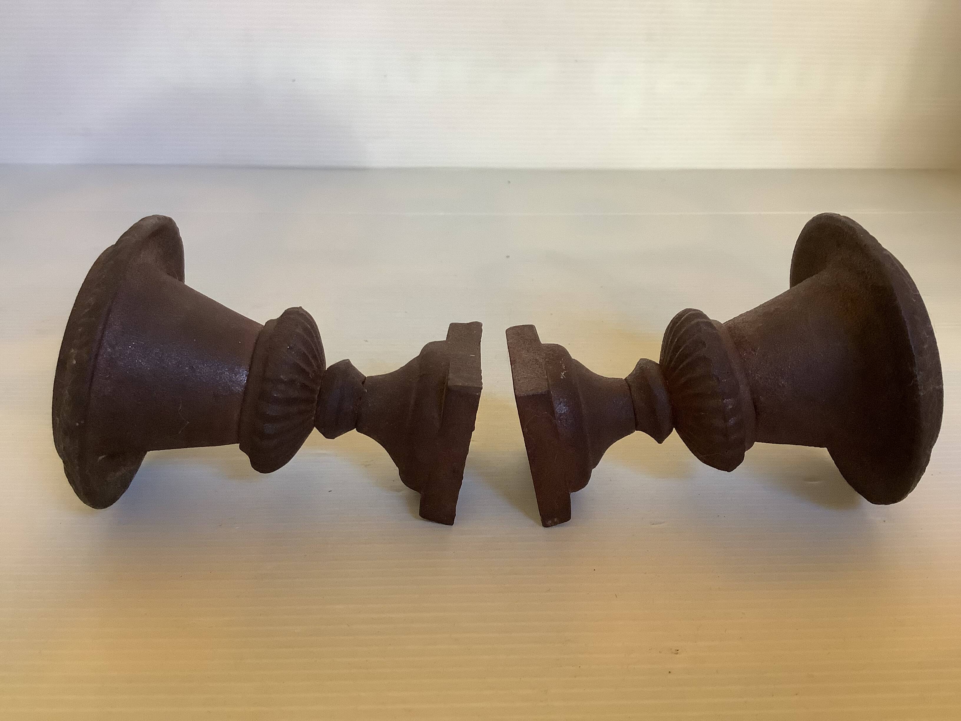 Pair of Médicis vase candlesticks in cast iron