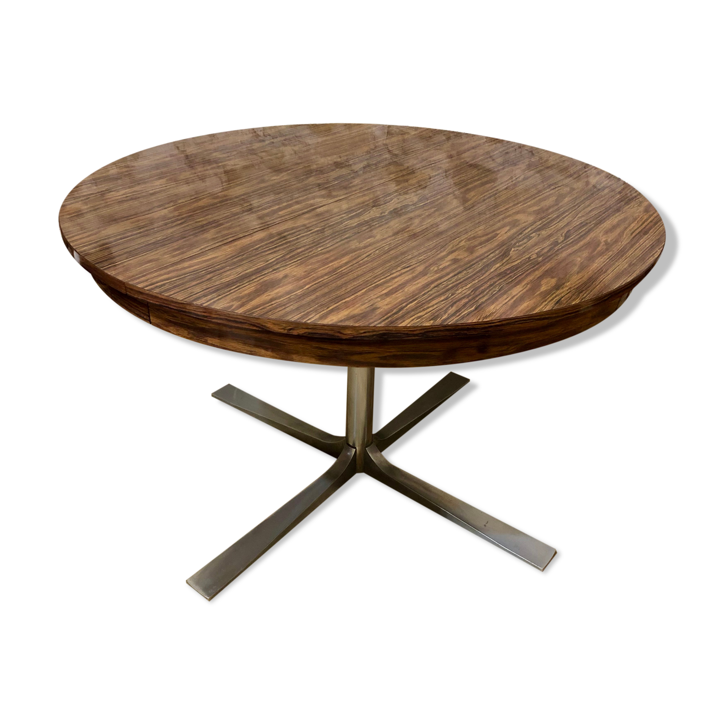 Formica round table