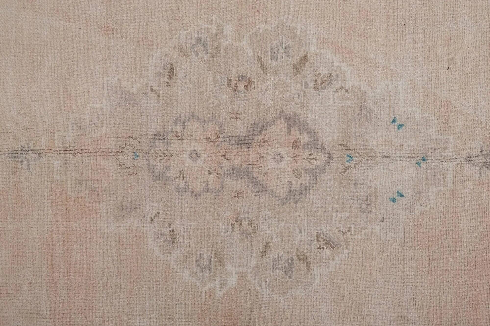 Vintage Turkish handmade rug 181x270 cm