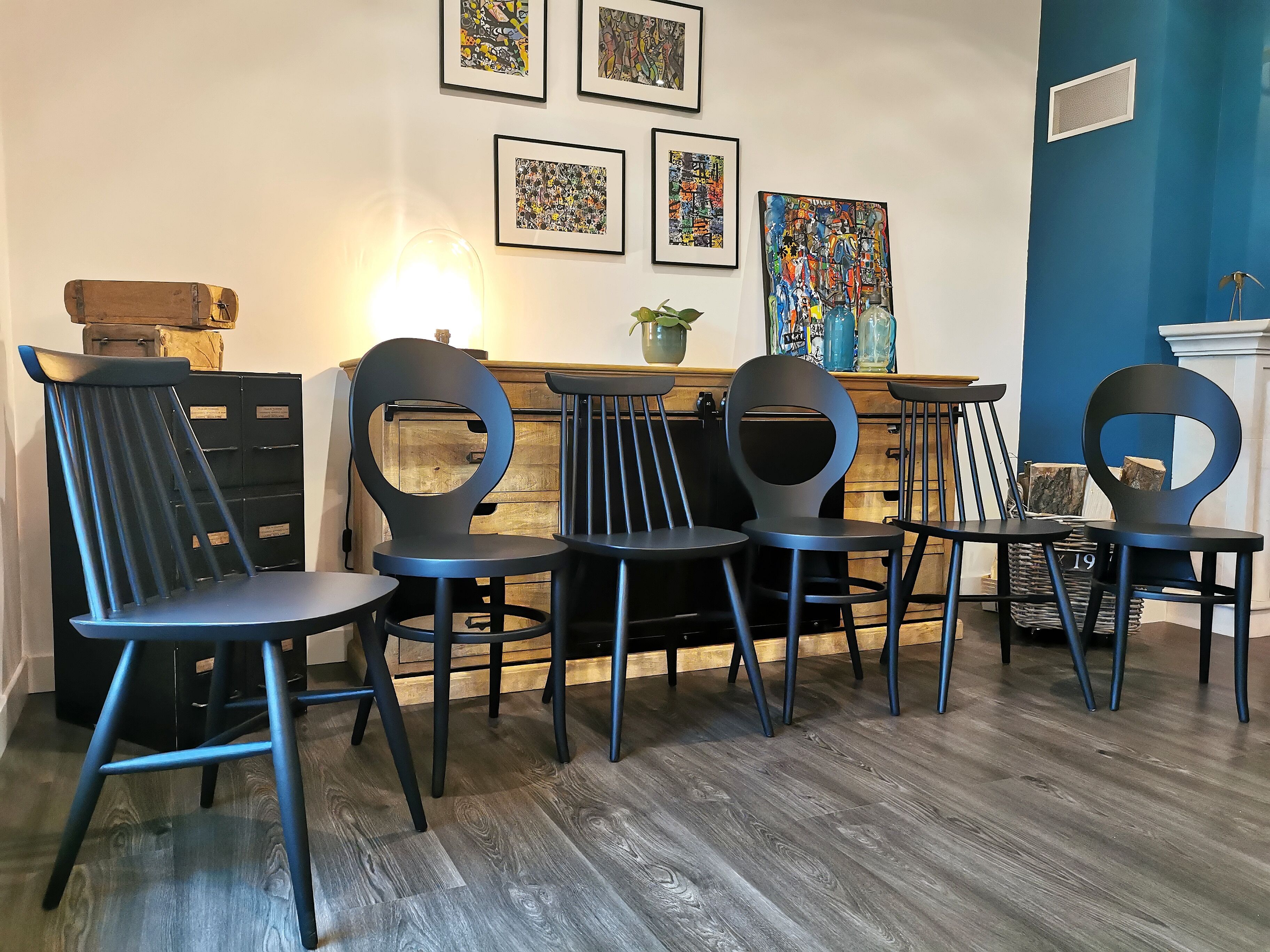 Series of 6 mismatched bistro chairs Baumann and Gizycko