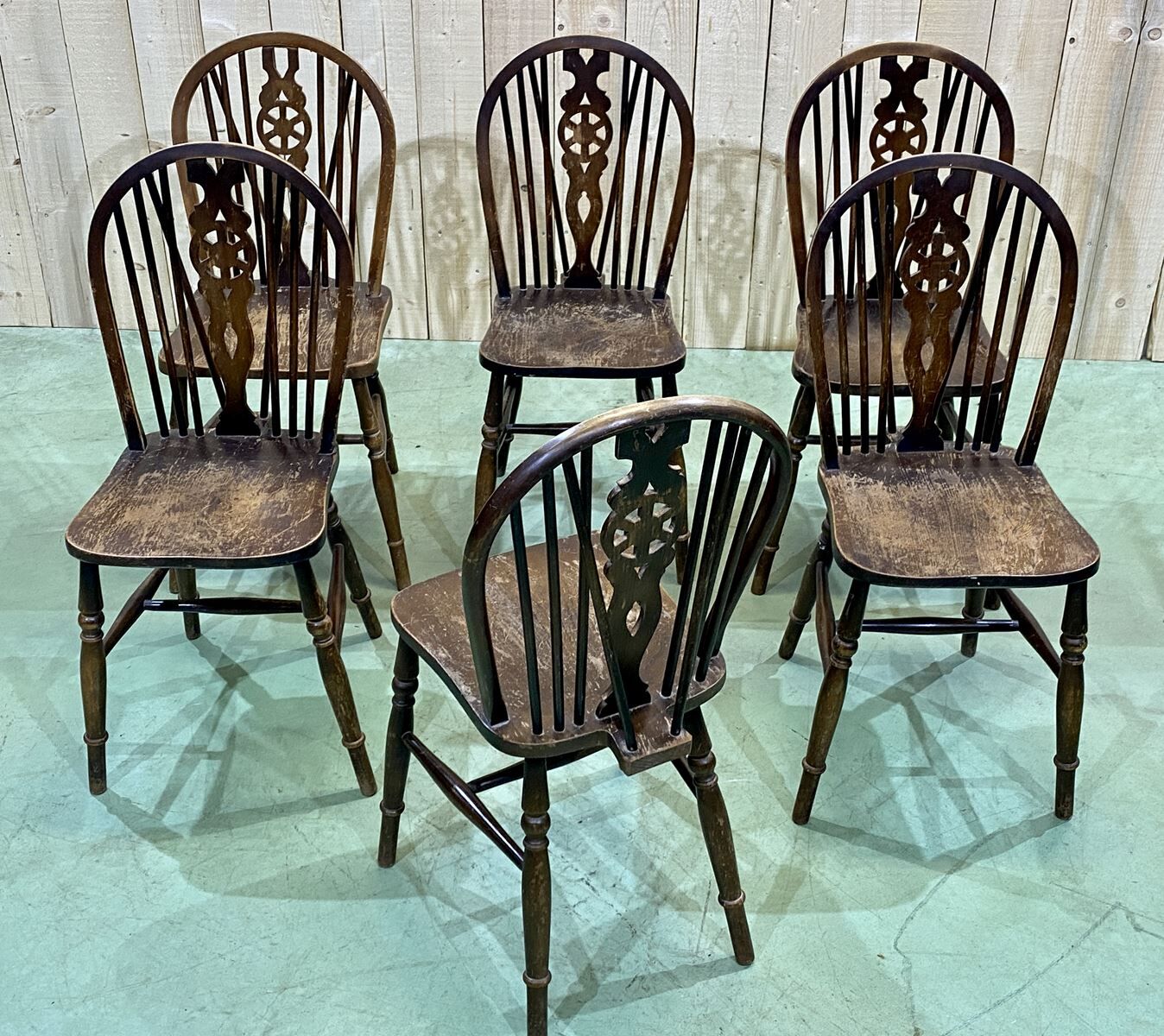 Série de 6 chaises bistrot anglaises en orme années 70