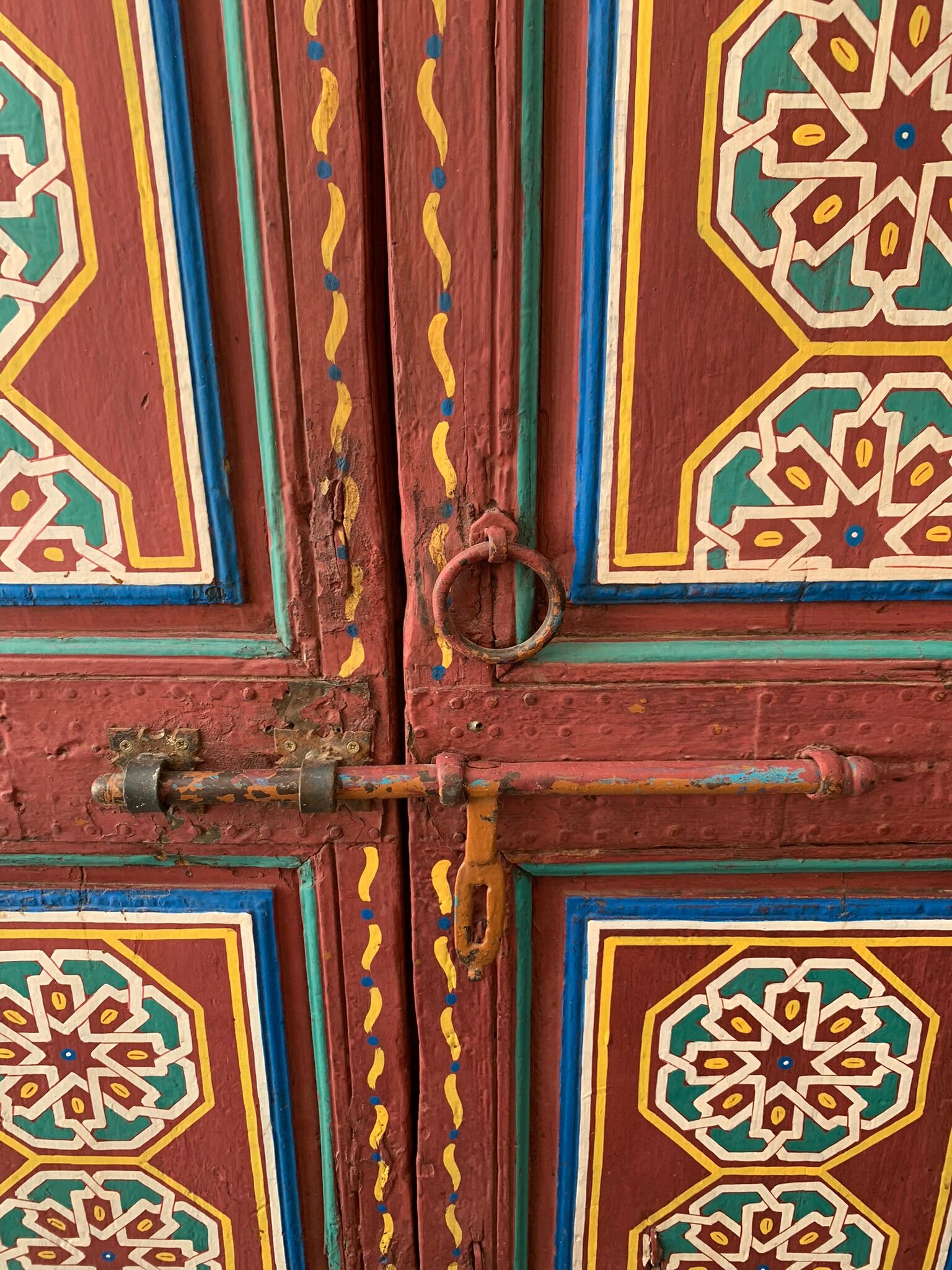 Porte marocaine de riad en bois sculpté à la main