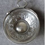Tastevin in solid silver decorated with a snake and bunches of grapes