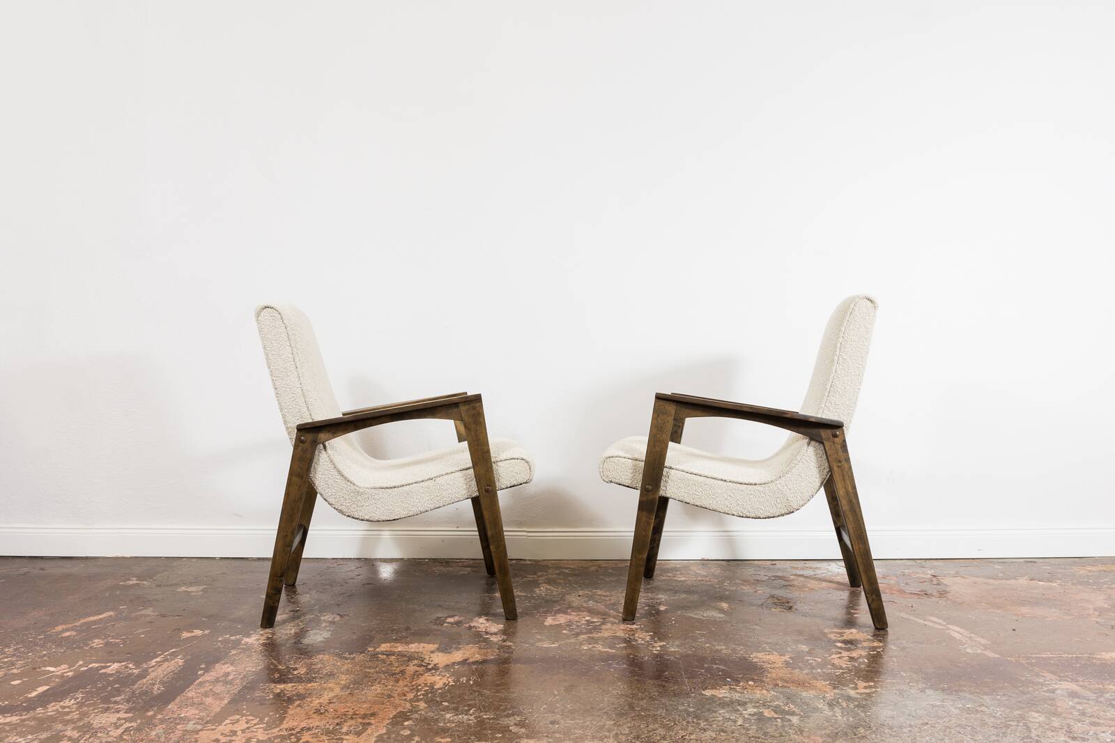 Paire de Fauteuils Mid-Century en Boucle Beige 1964