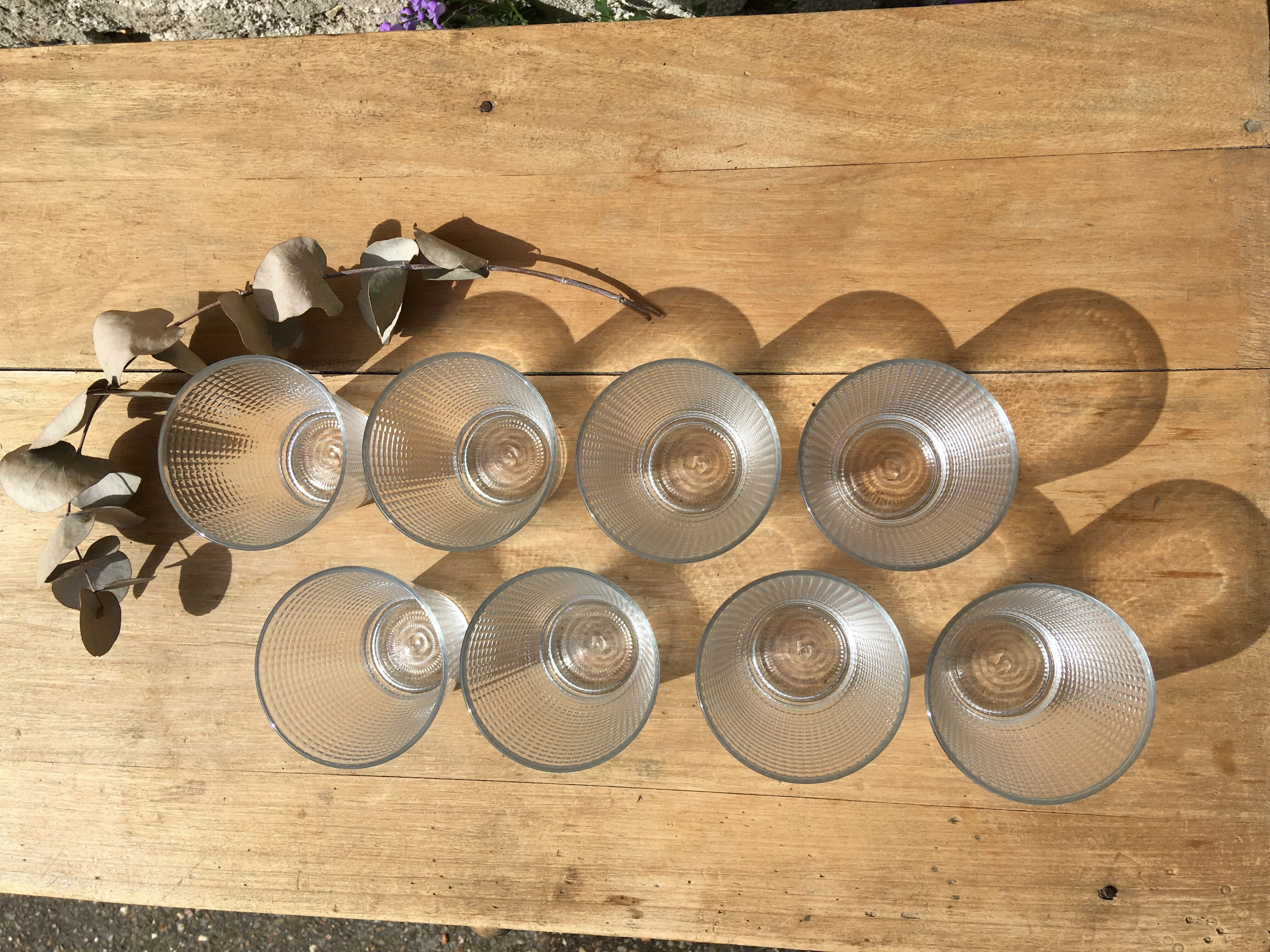 8 water glasses