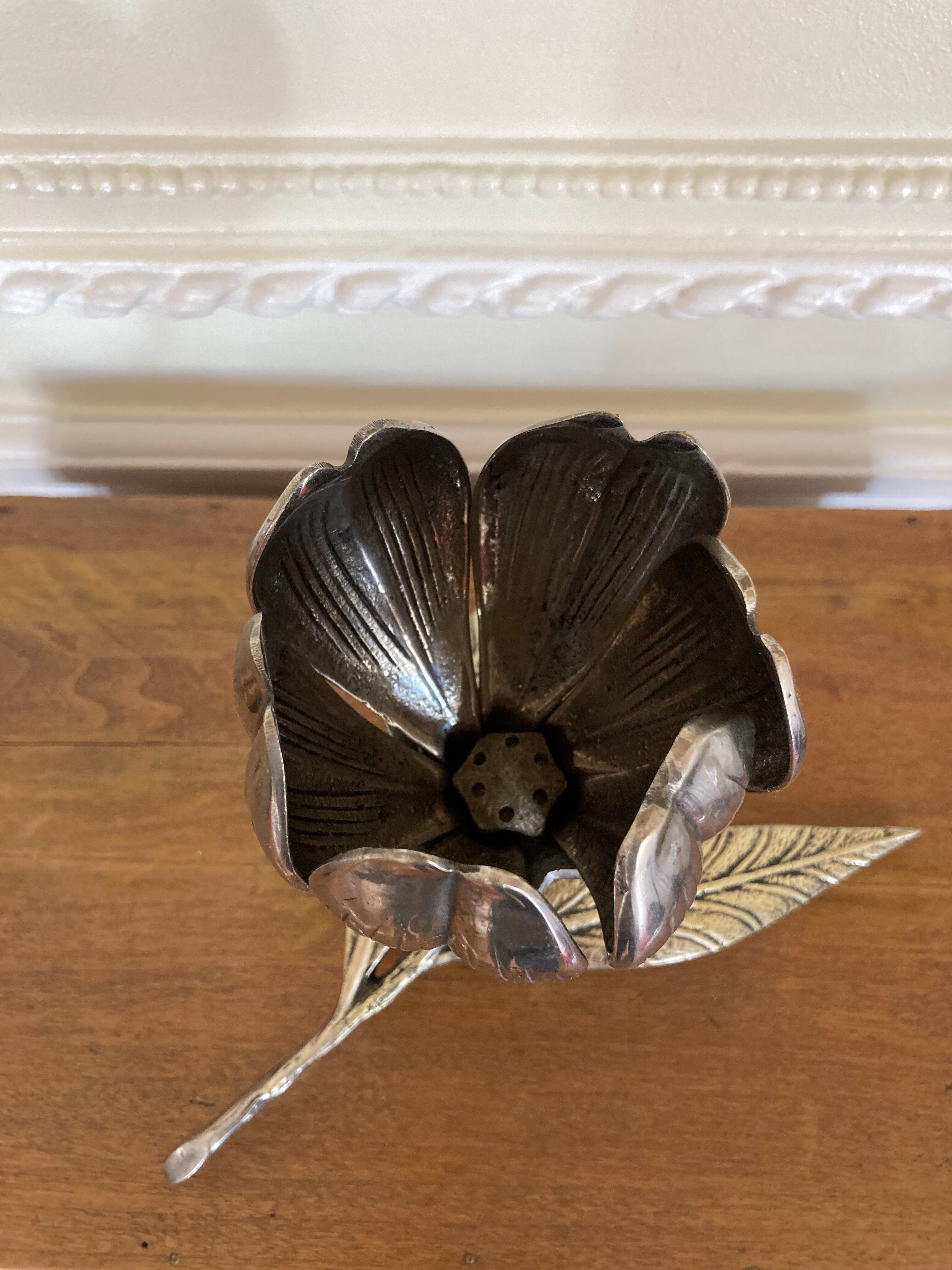 Metal flower ashtray 70s