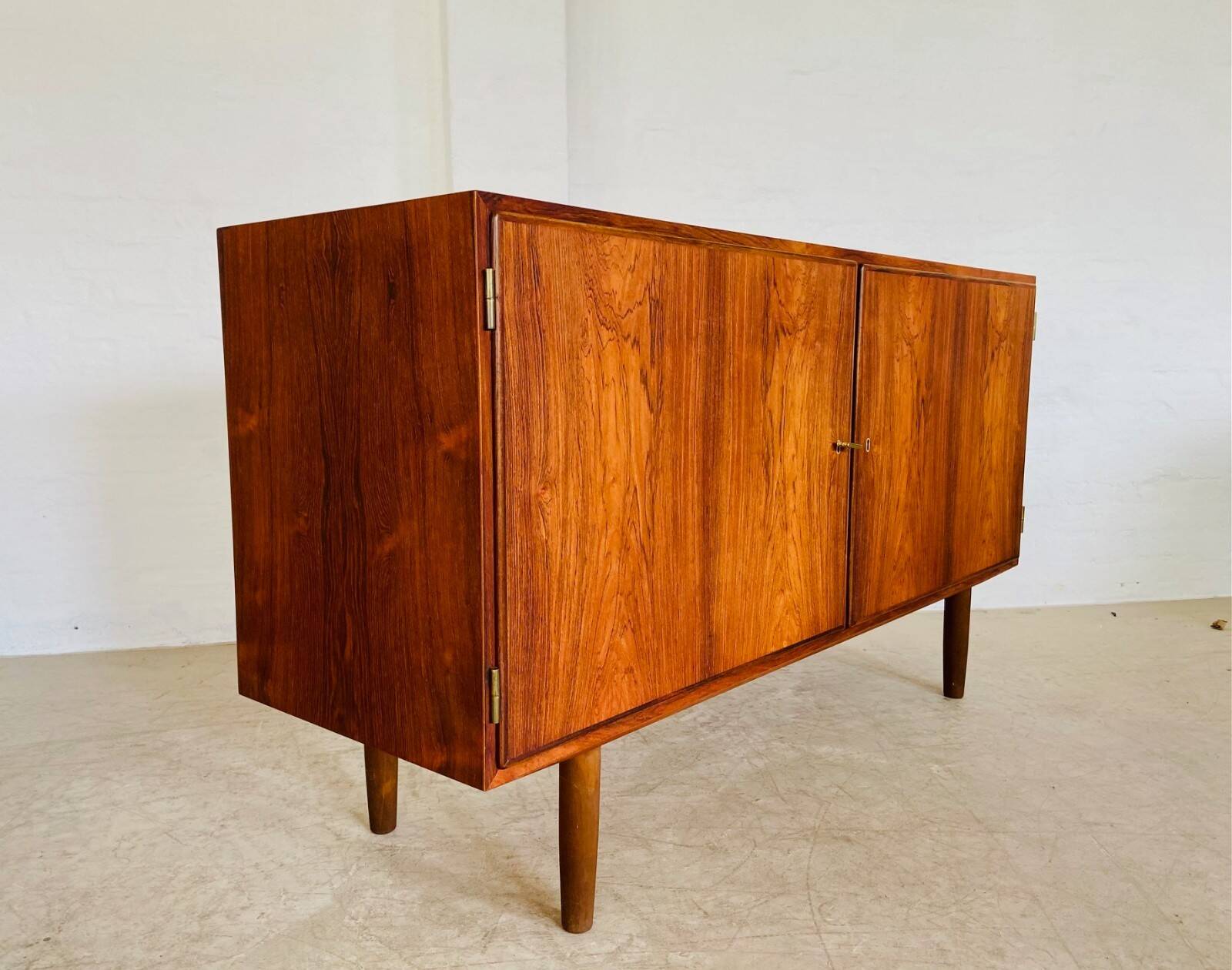 Buffet en palissandre danois vintage rétro des années 50 par Poul Hundevad