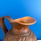 Ceramic pitcher imitating wood
