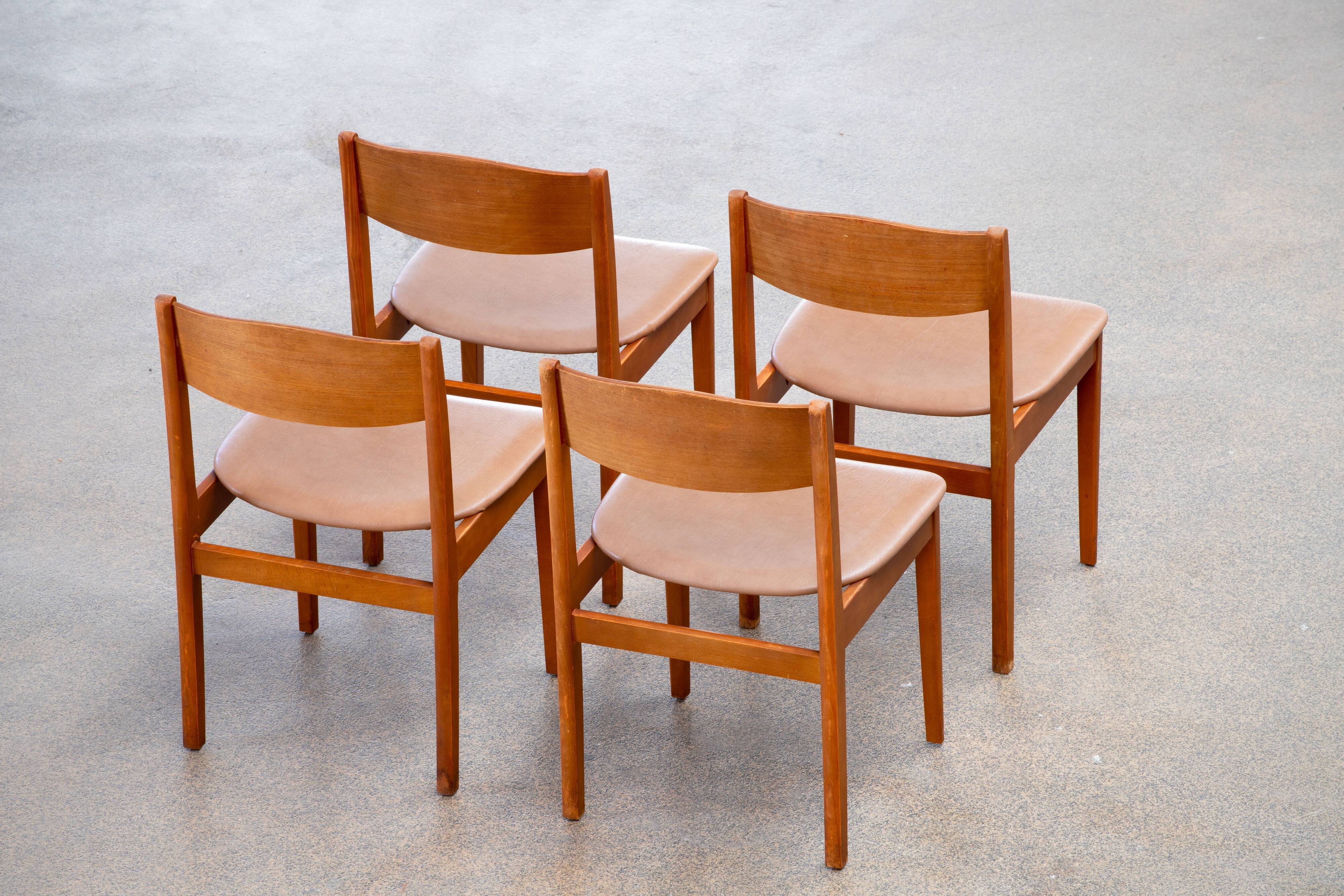 Série de 4 chaises scandinaves vintage 1960