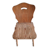 Vieille chaise en planche