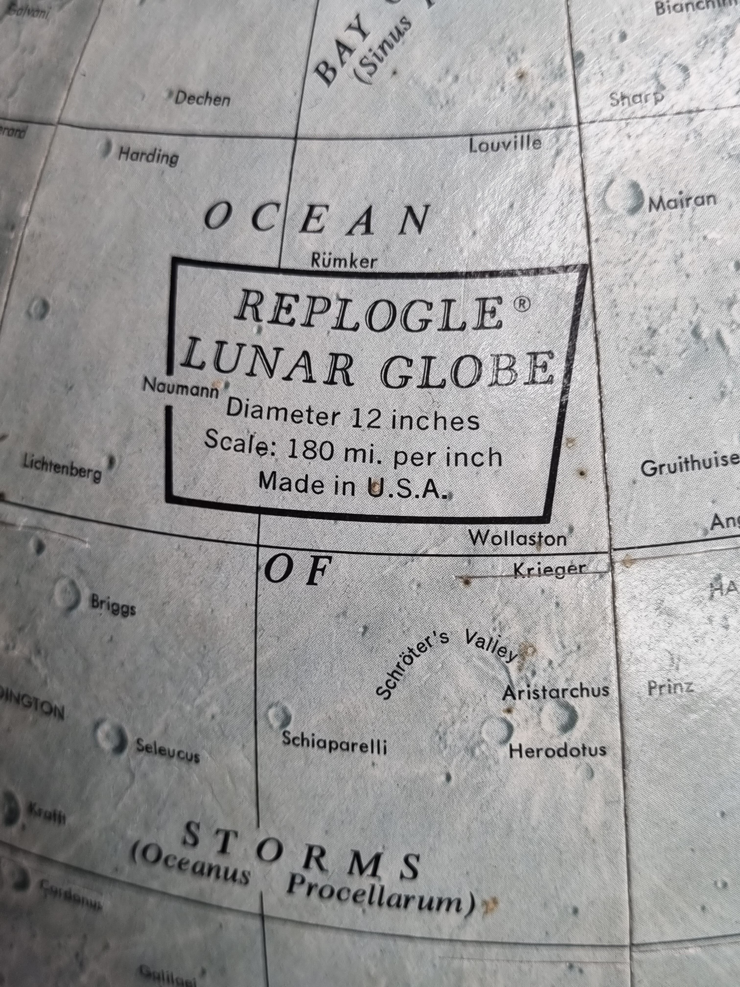 Vintage lunar globe made in u.s.a., 30 cm on base