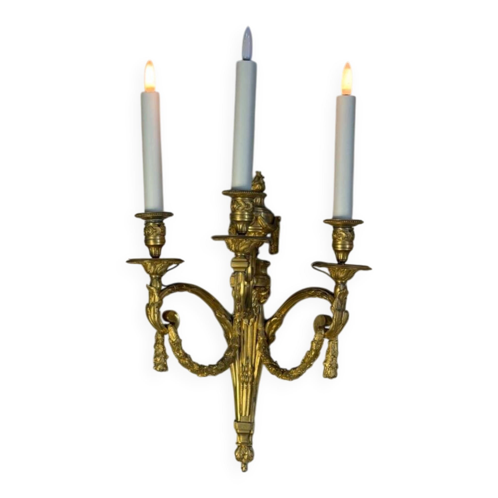 Paire d’appliques en bronze doré de style Louis XVI vers 1880