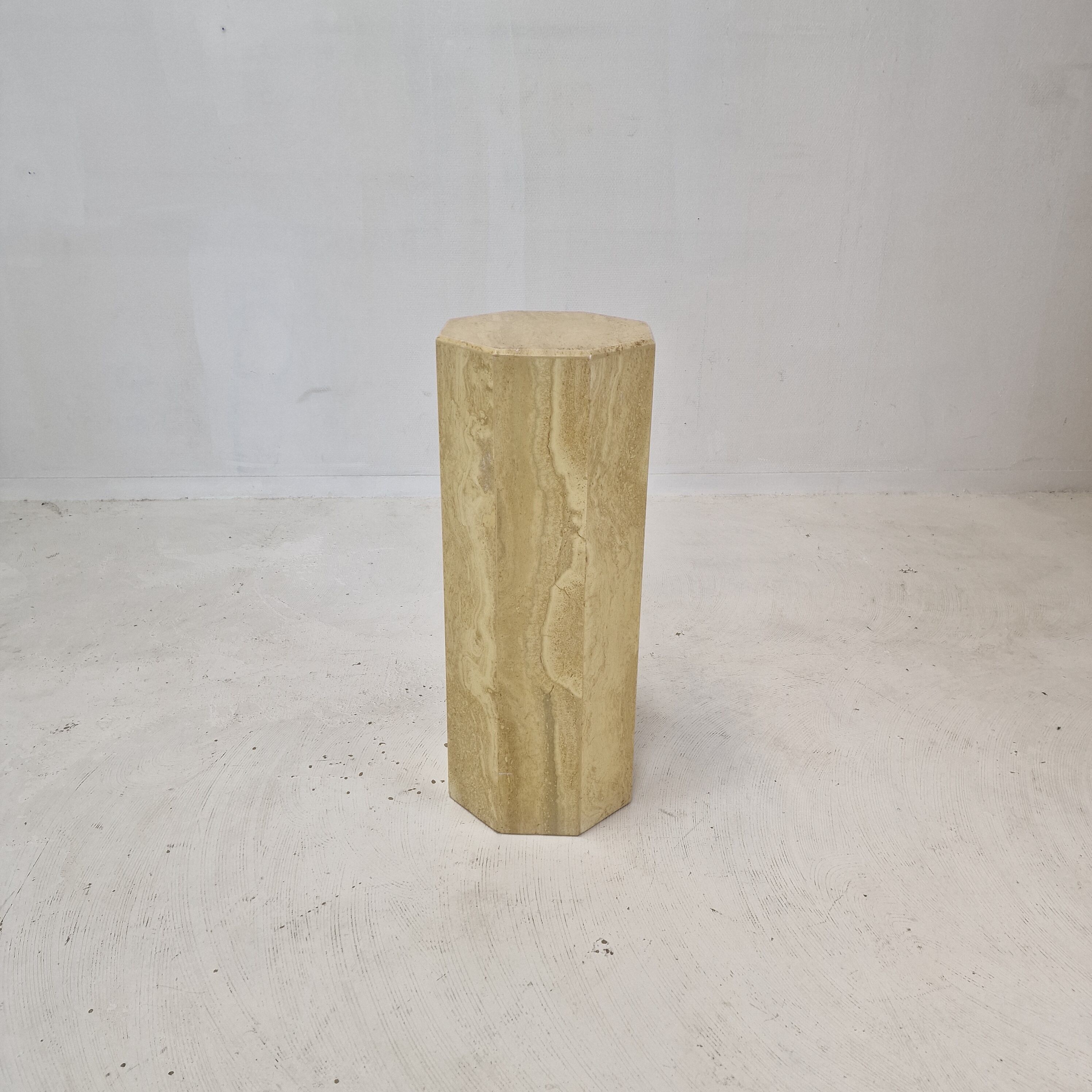 Italian travertine side table or pedestal, 1980's