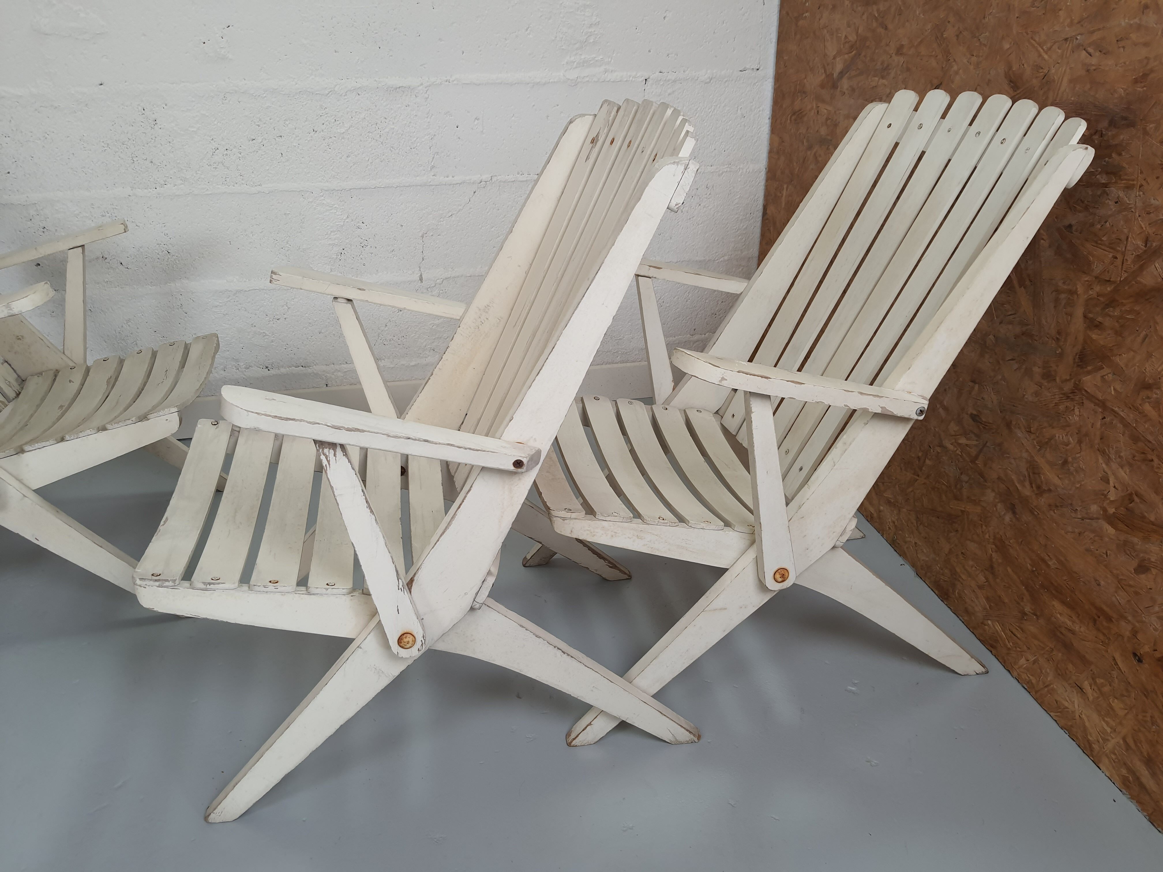 Lot 5 garden armchairs in vintage white wood