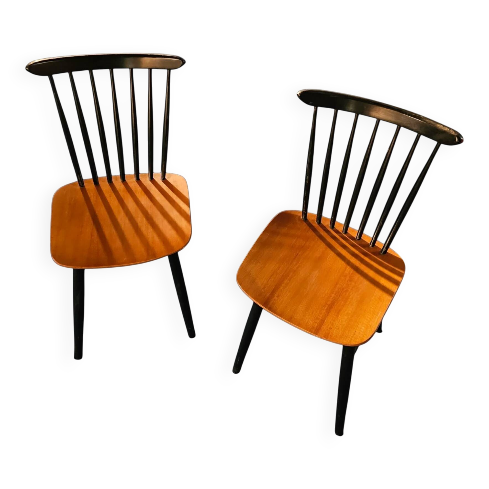 Set of 2 spindle back dining chairs, curved seating, teak wood seat, 1960s, Pastoe Holland, 1970s