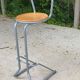 Tabouret de bar en acier courbé gris et bois massif 80cm