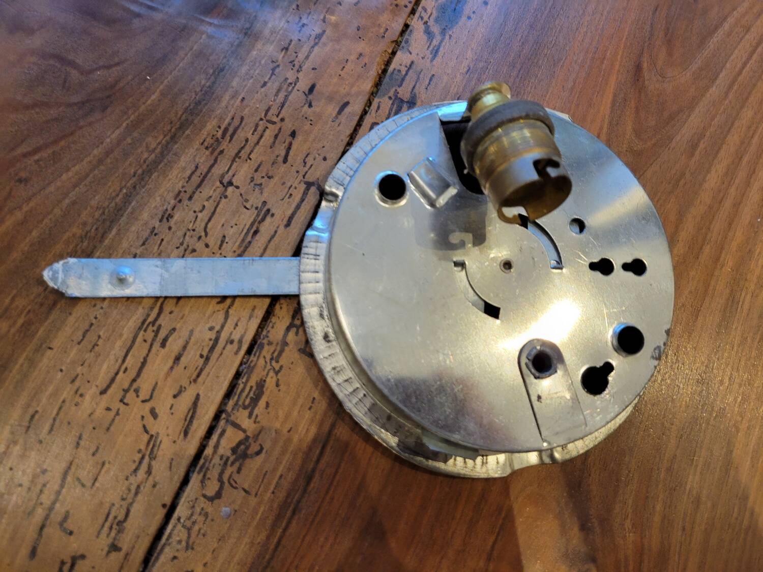 Diamond-pointed glass ceiling light