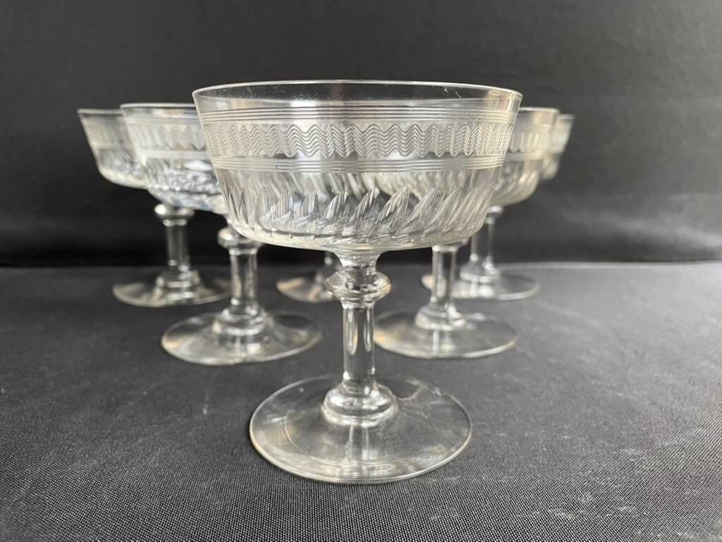 6 champagne glasses in blown, cut and guilloché crystal – Art Deco