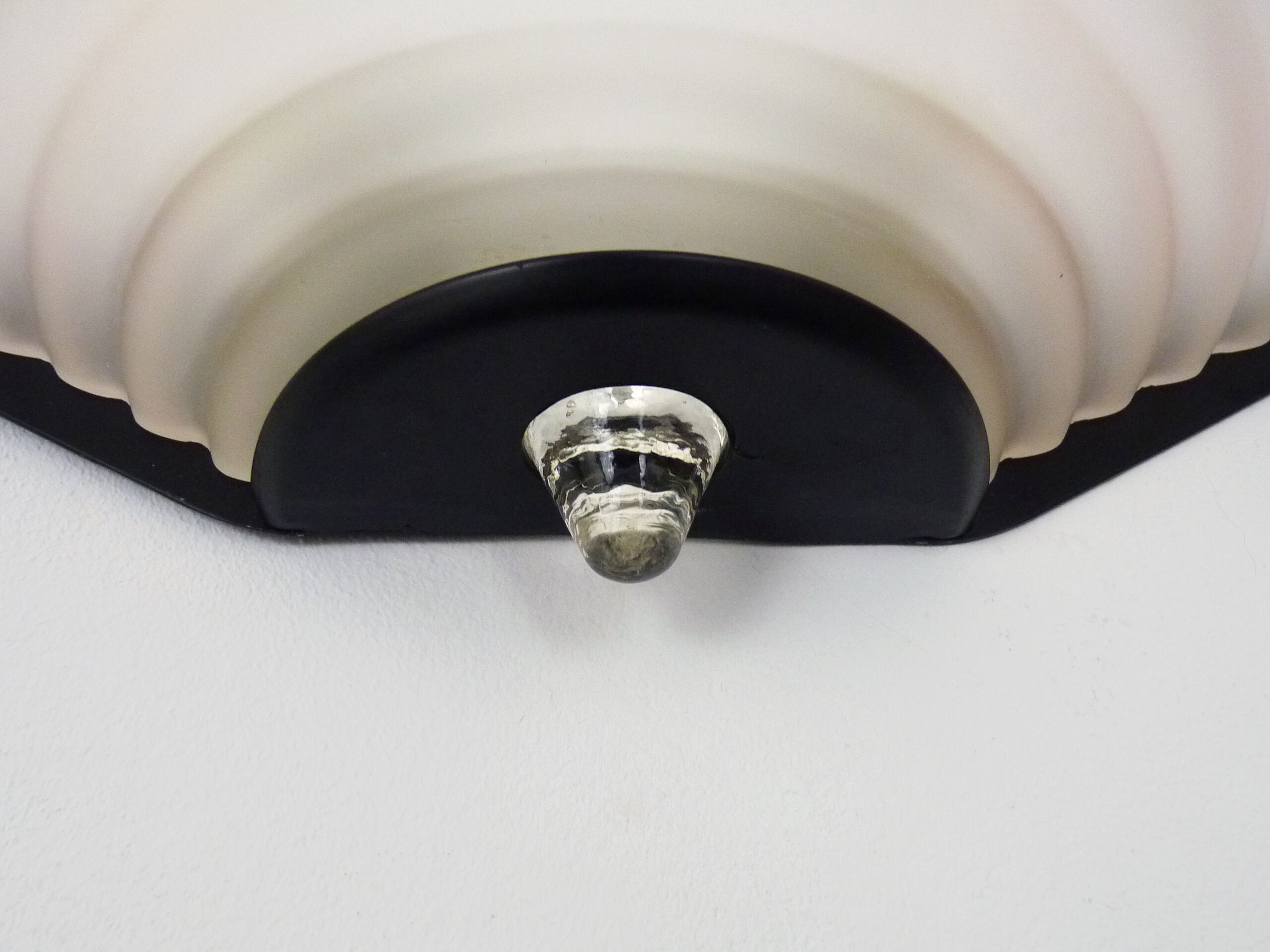 Pair of vintage italian design wall lights in metal and pink frosted glass. year 80