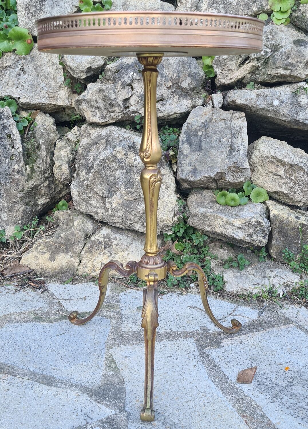 Small gueridon with marble plaque