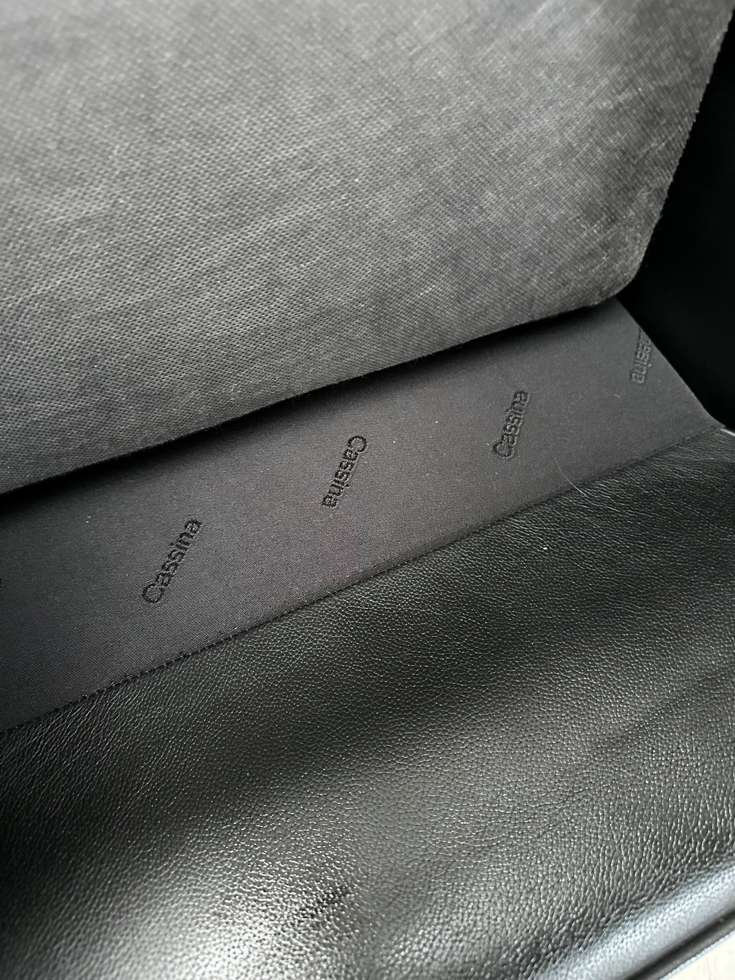 ‘90s Vintage LC2 Armchairs by Le Corbusier &Charlotte Perriand  for Cassina