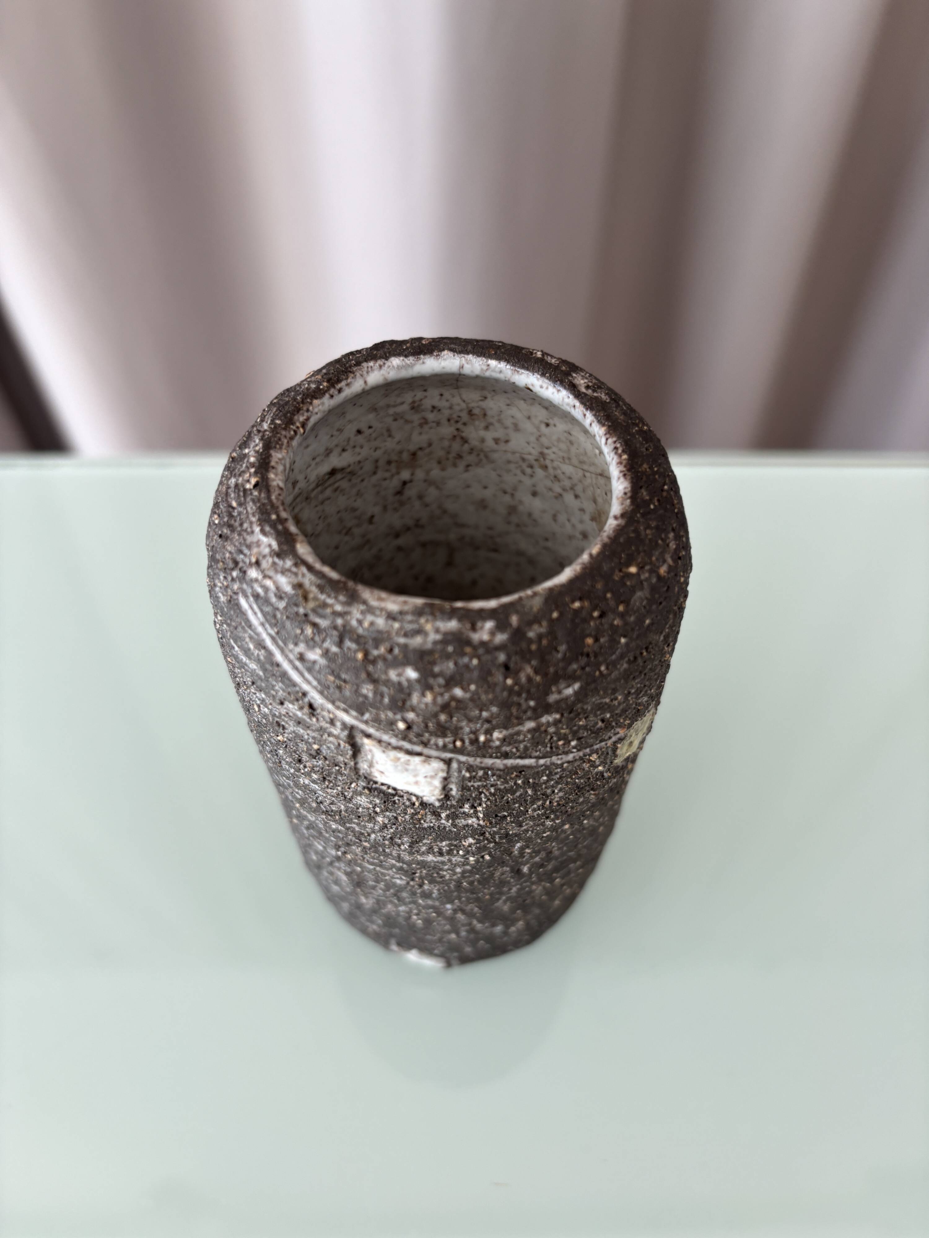 Small brutalist vase Fat Lava – Westraven Utrecht
