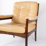 Armchair in dark wood and upholstered with light elegance leather of danish design, 1960s