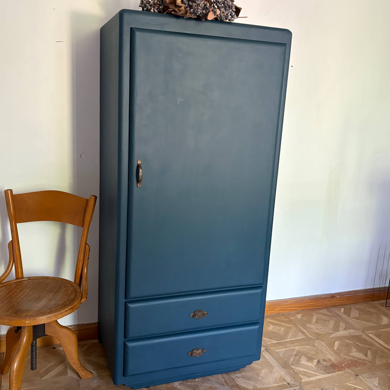 Hosiery cabinet