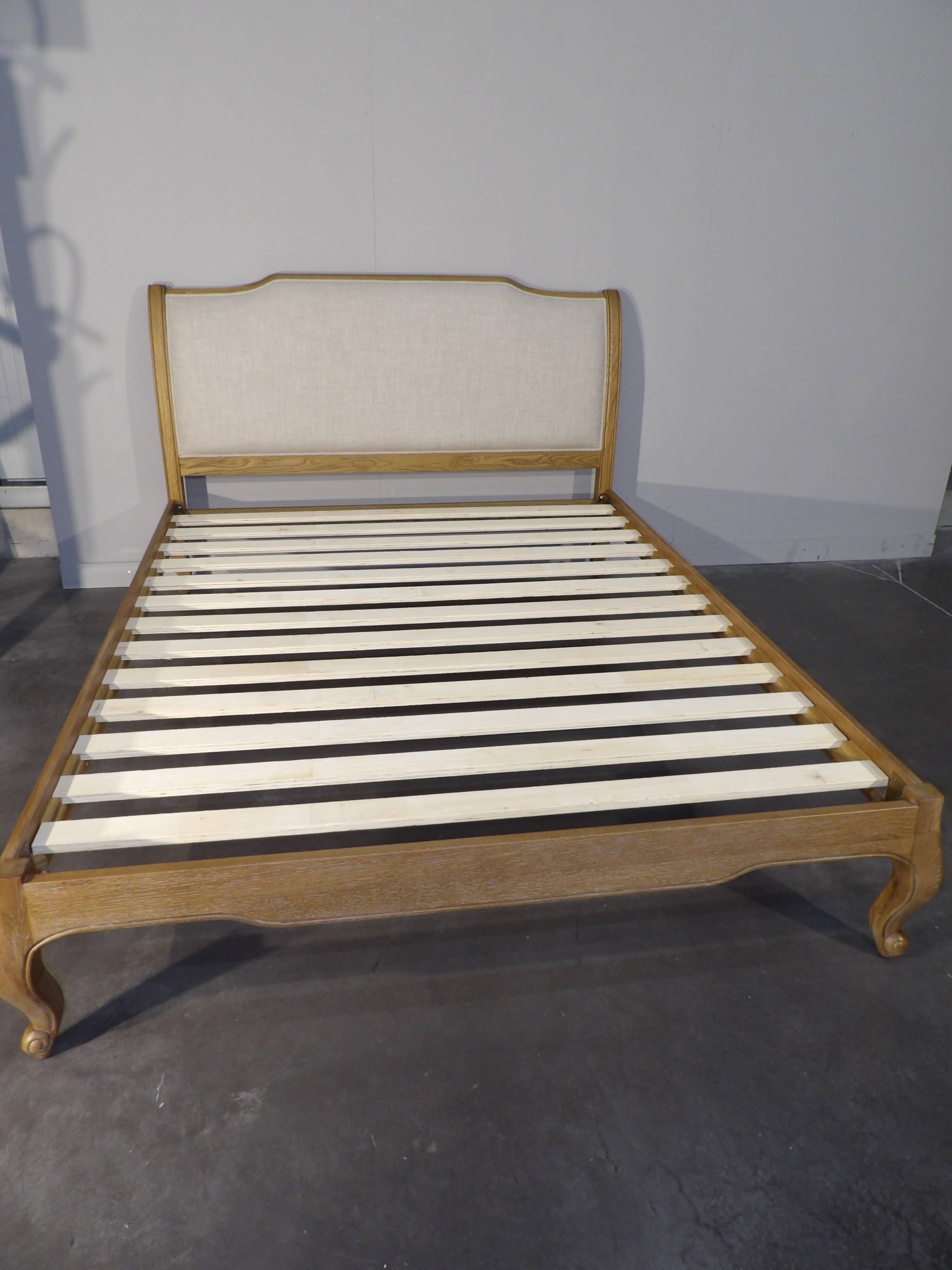 Shabby chic double bed in oak and linen 160 x 200