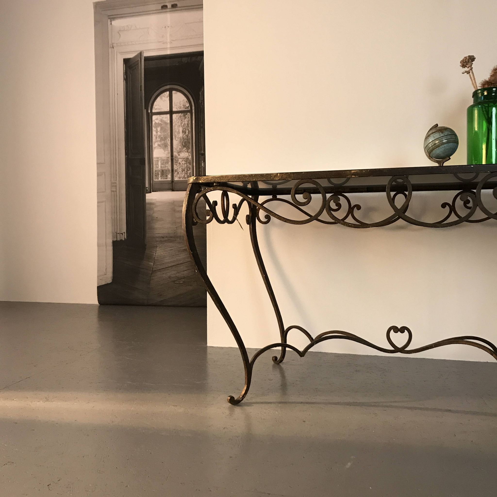 Table à manger Art Déco en fer forgé avec verre noir, années 1930
