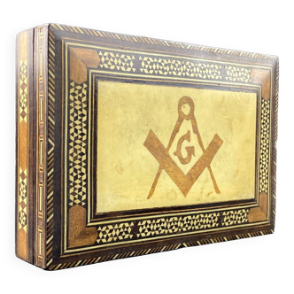 Syrian box with richly inlaid decoration with the attributes of Freemasonry