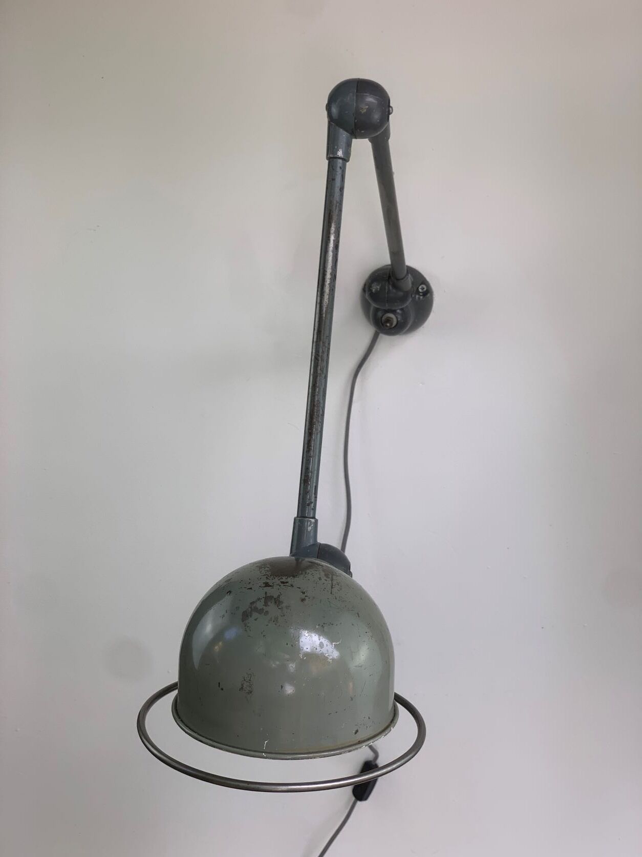 Jielde lamp from 1960 shades of gray, jielde plate