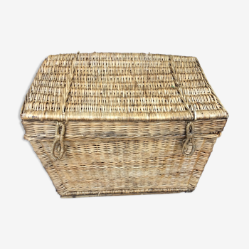 Trunk rattan and wicker of the years 1960-vintage