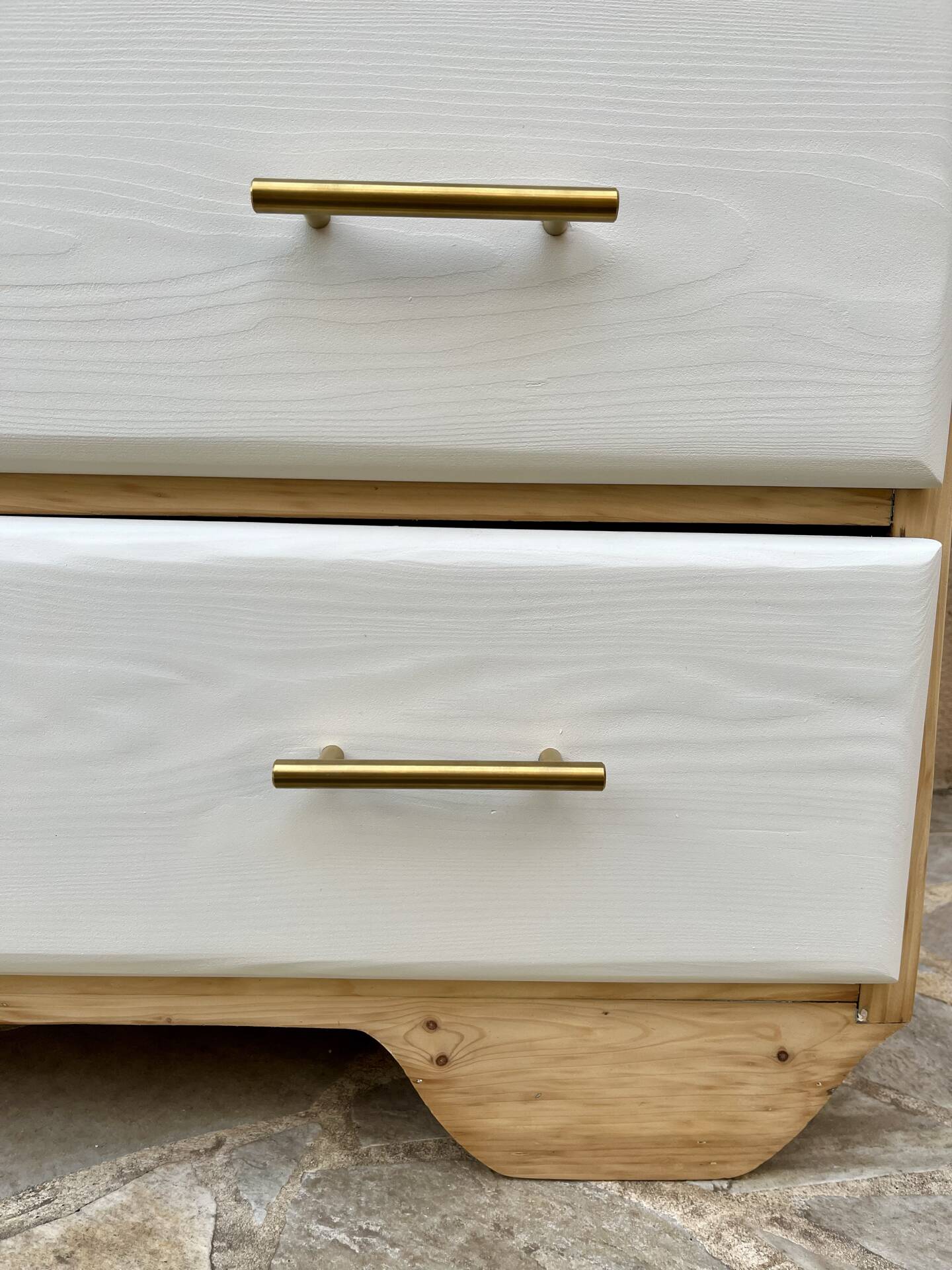 Commode style atelier rénovée blanche et bois