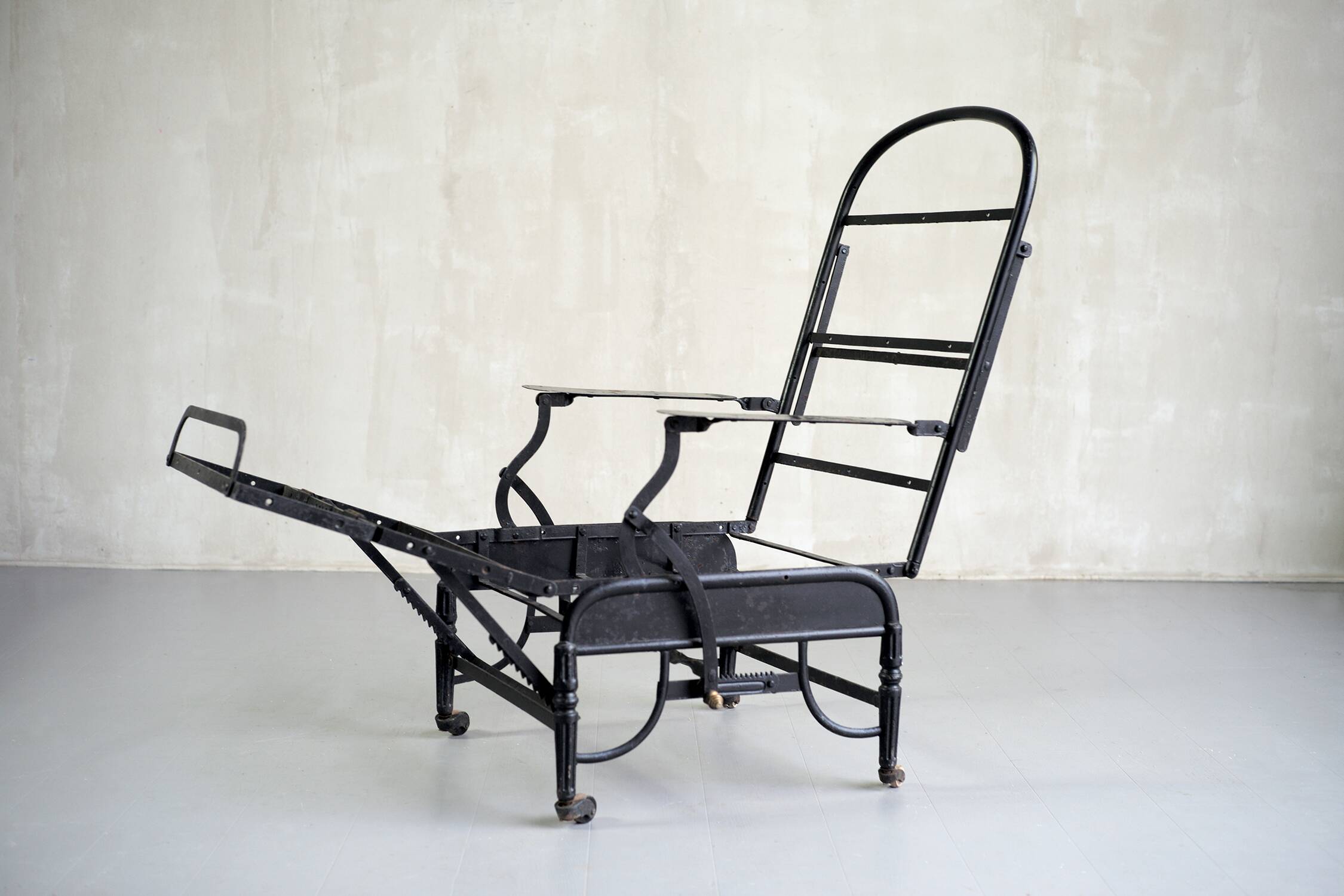 Fauteuil d'officier, Maison Pardon, Paris 19ème