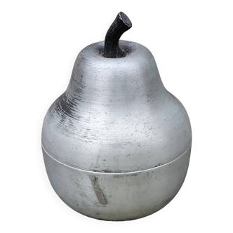 Pourer shaped ice bucket