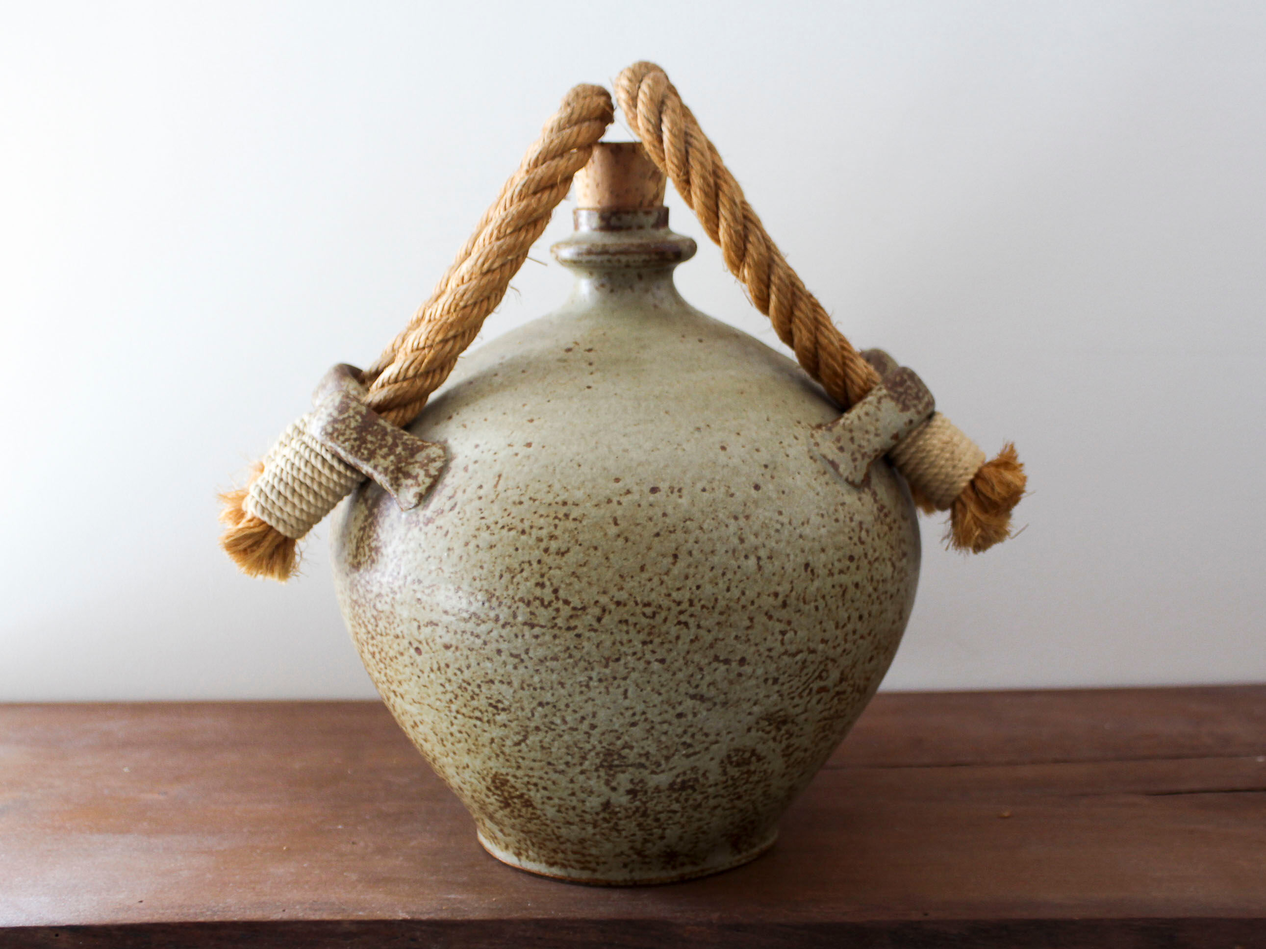 Keraluc stoneware vine