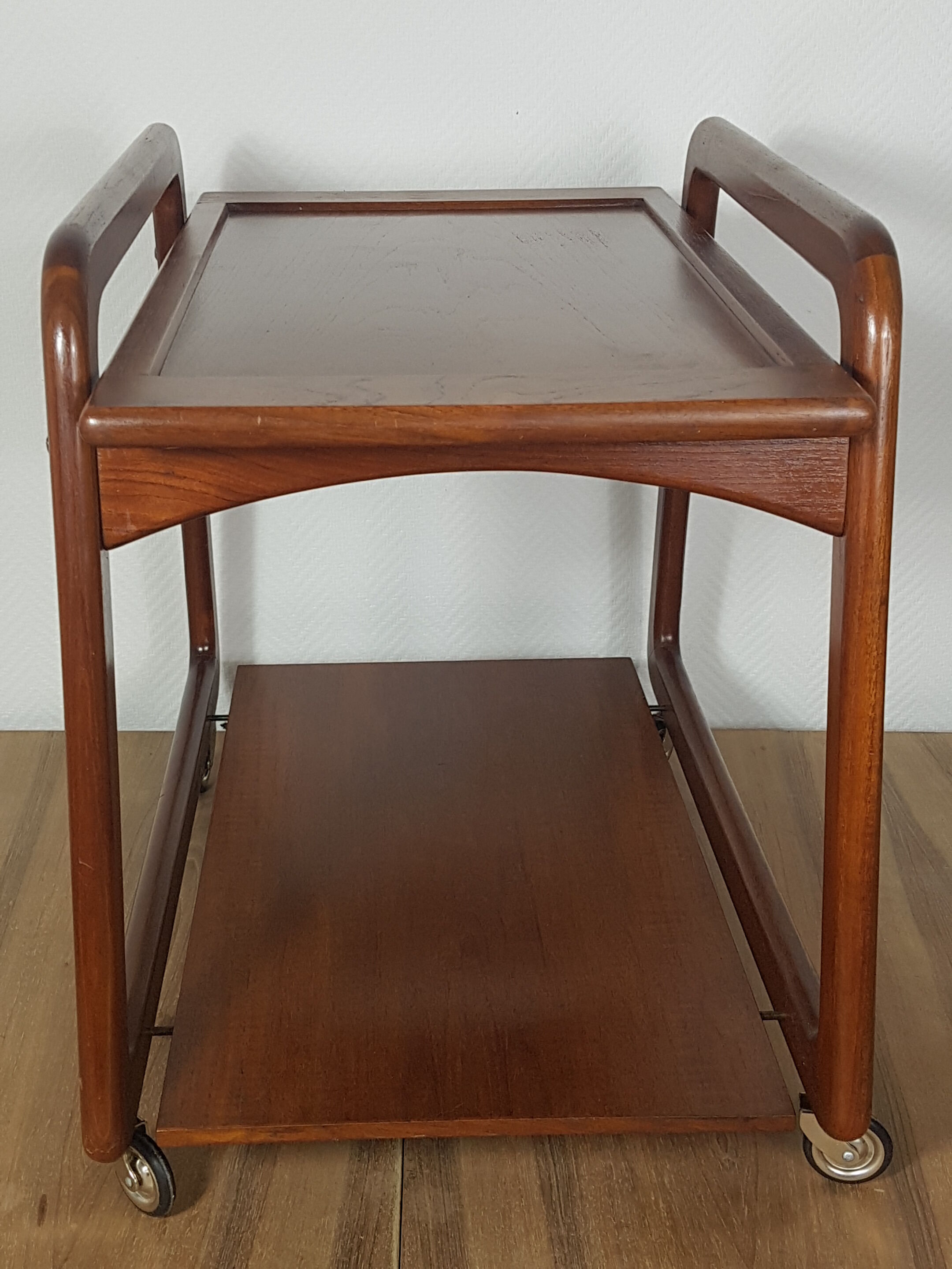 Scandinavian 70s dessert or mini-bar