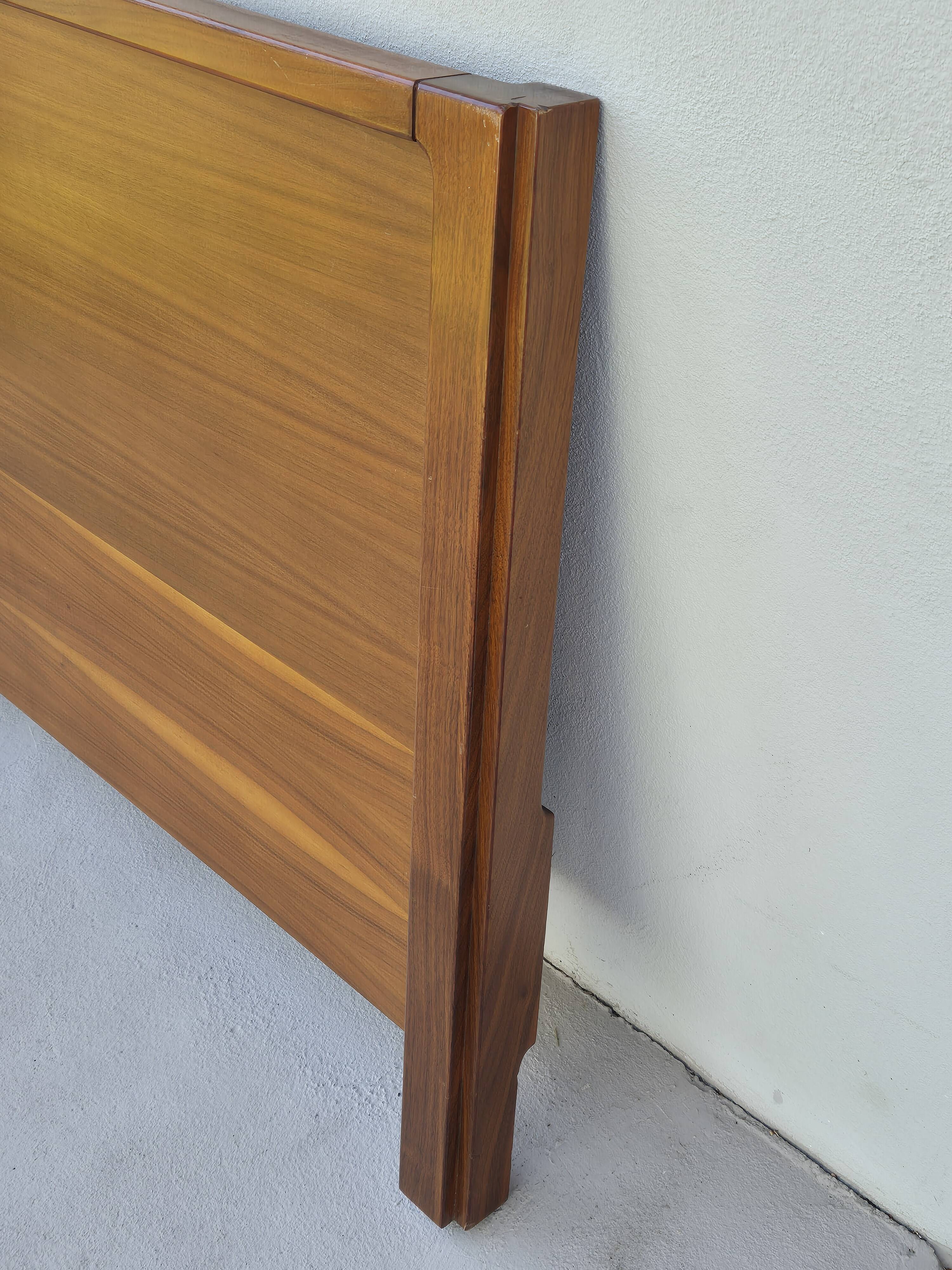 Lit de noyer Stilwood des années 1960